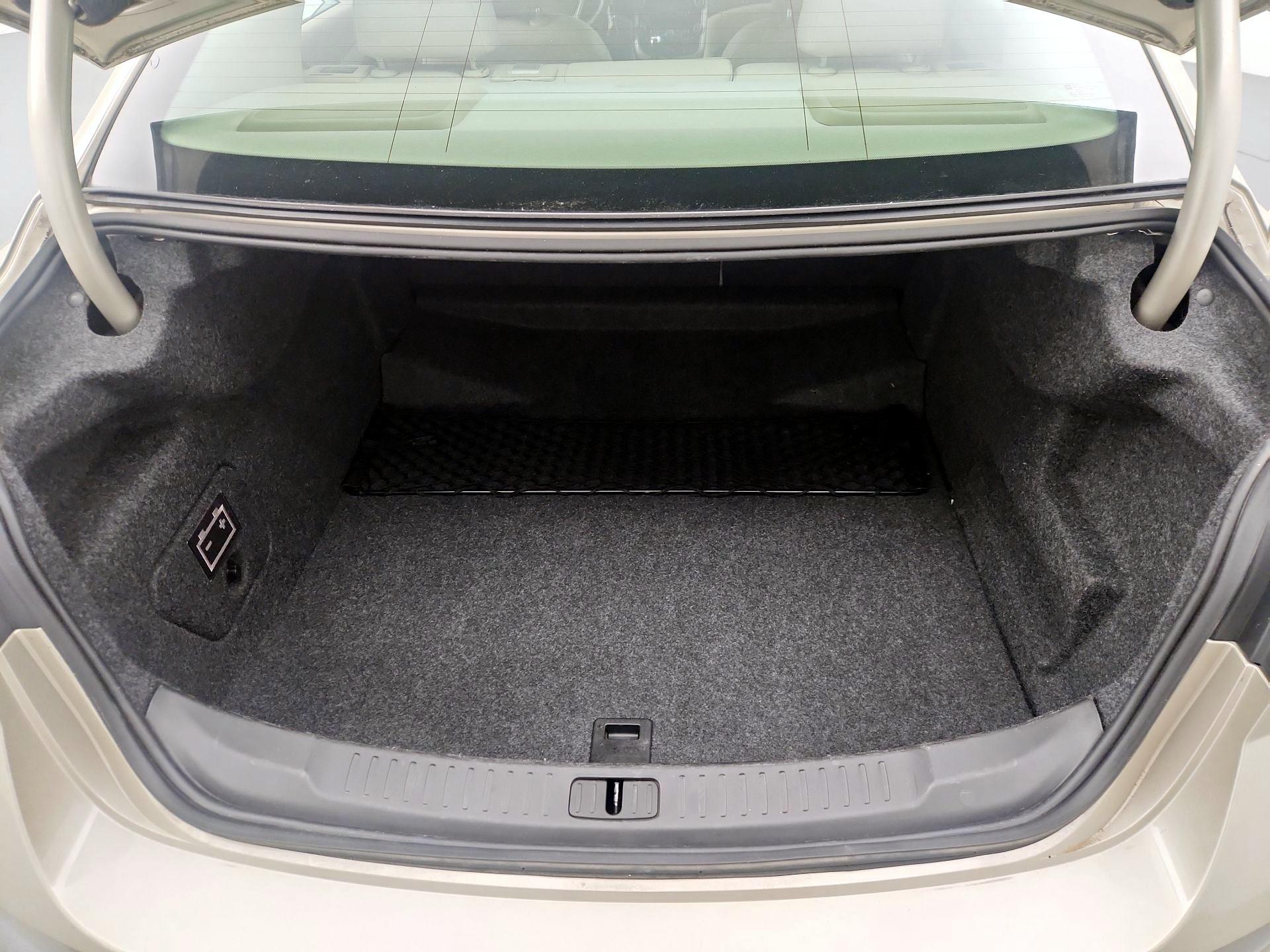 Thumbnail: 2015 Chevrolet Malibu - 19