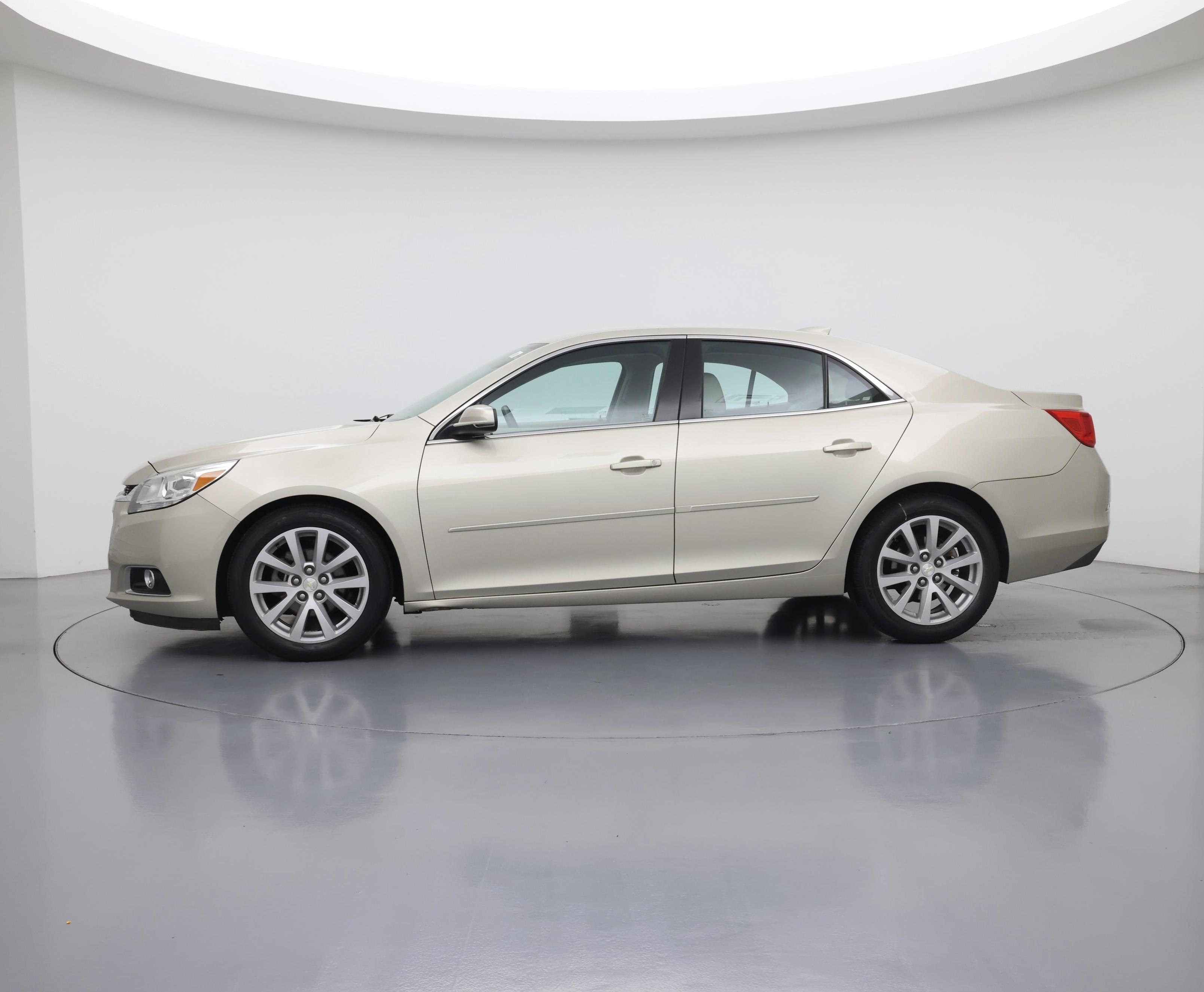 Thumbnail: 2015 Chevrolet Malibu - 3