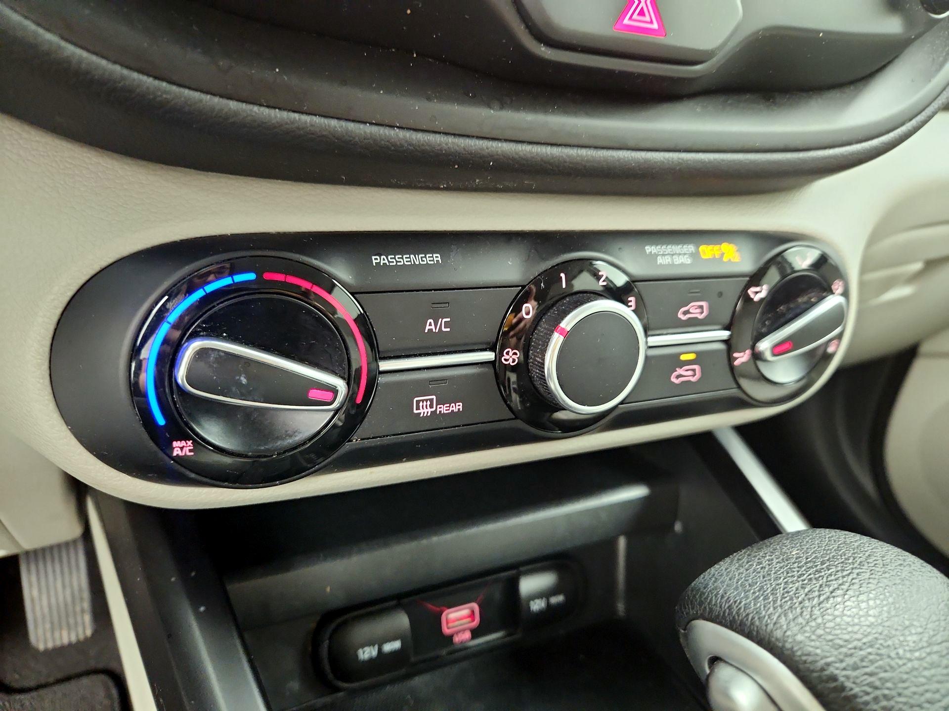 Thumbnail: 2022 Kia Soul - 16
