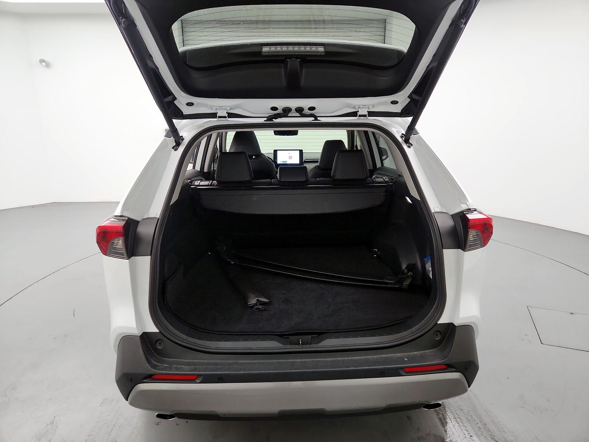 Thumbnail: 2024 Toyota RAV4 - 20