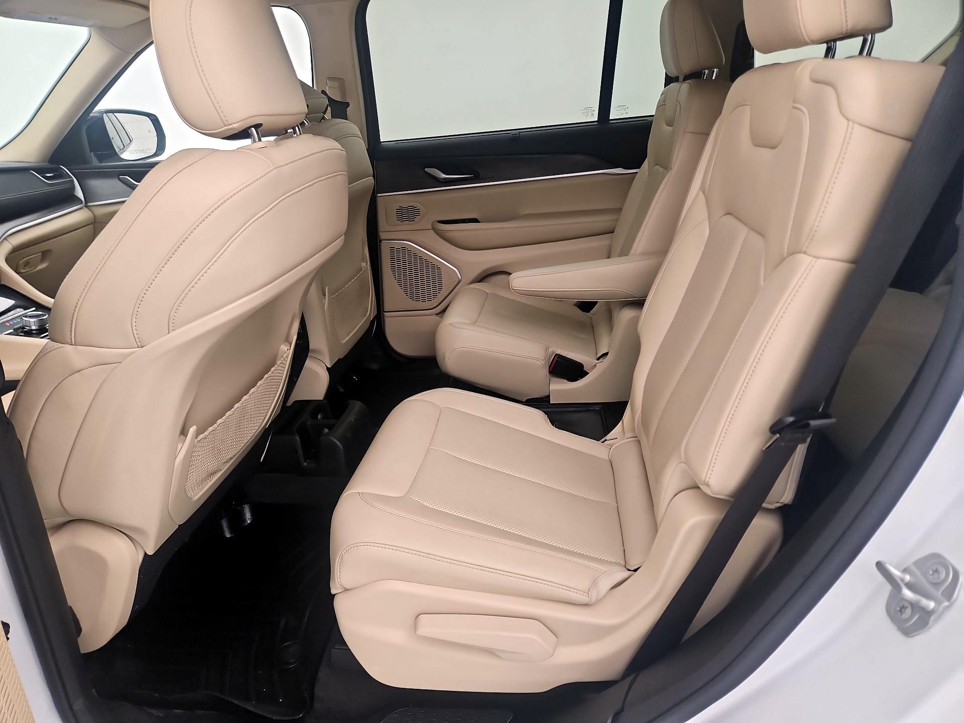 Thumbnail: 2022 Jeep Grand Cherokee L - 20