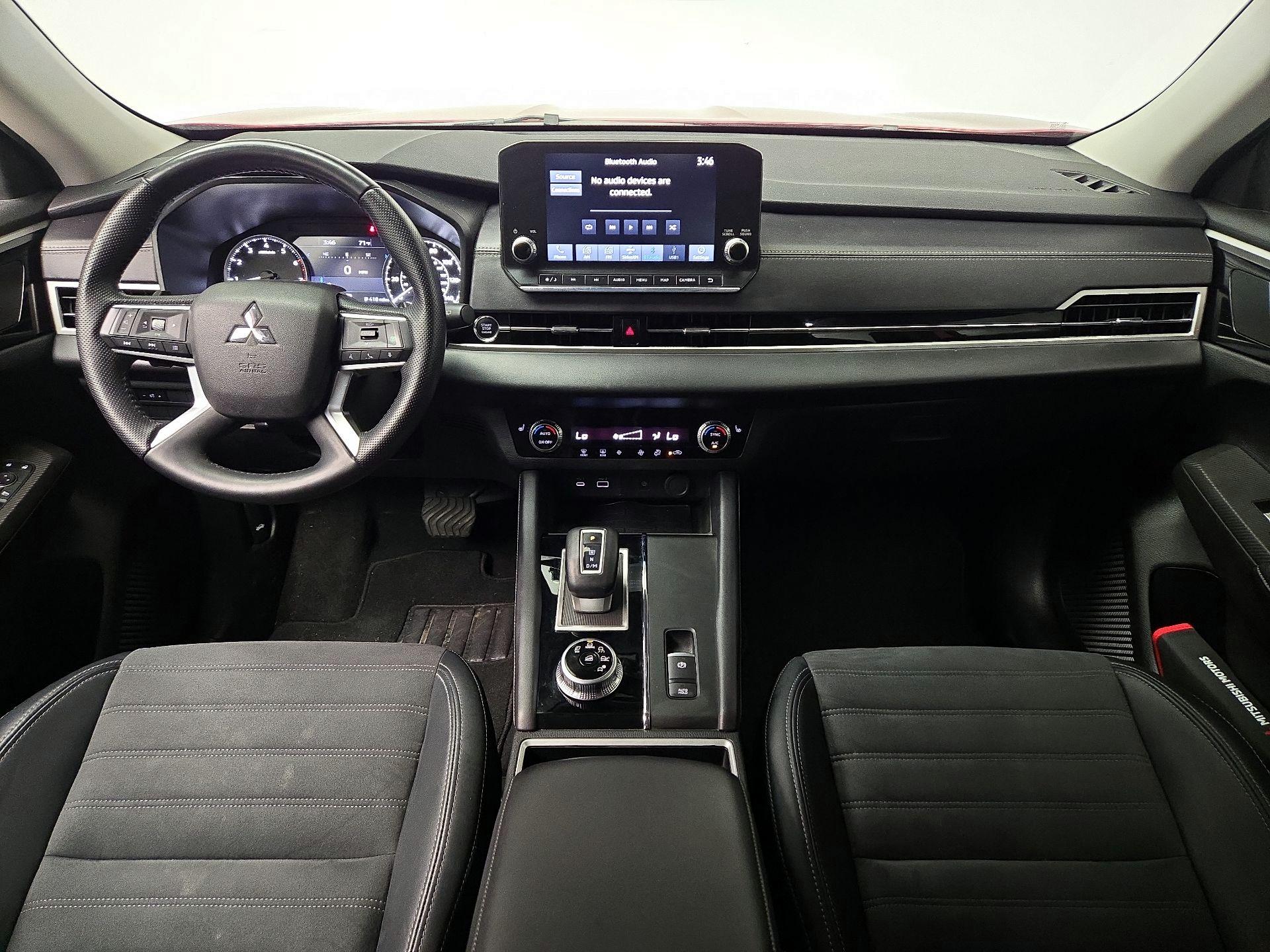 Thumbnail: 2024 Mitsubishi Outlander - 9