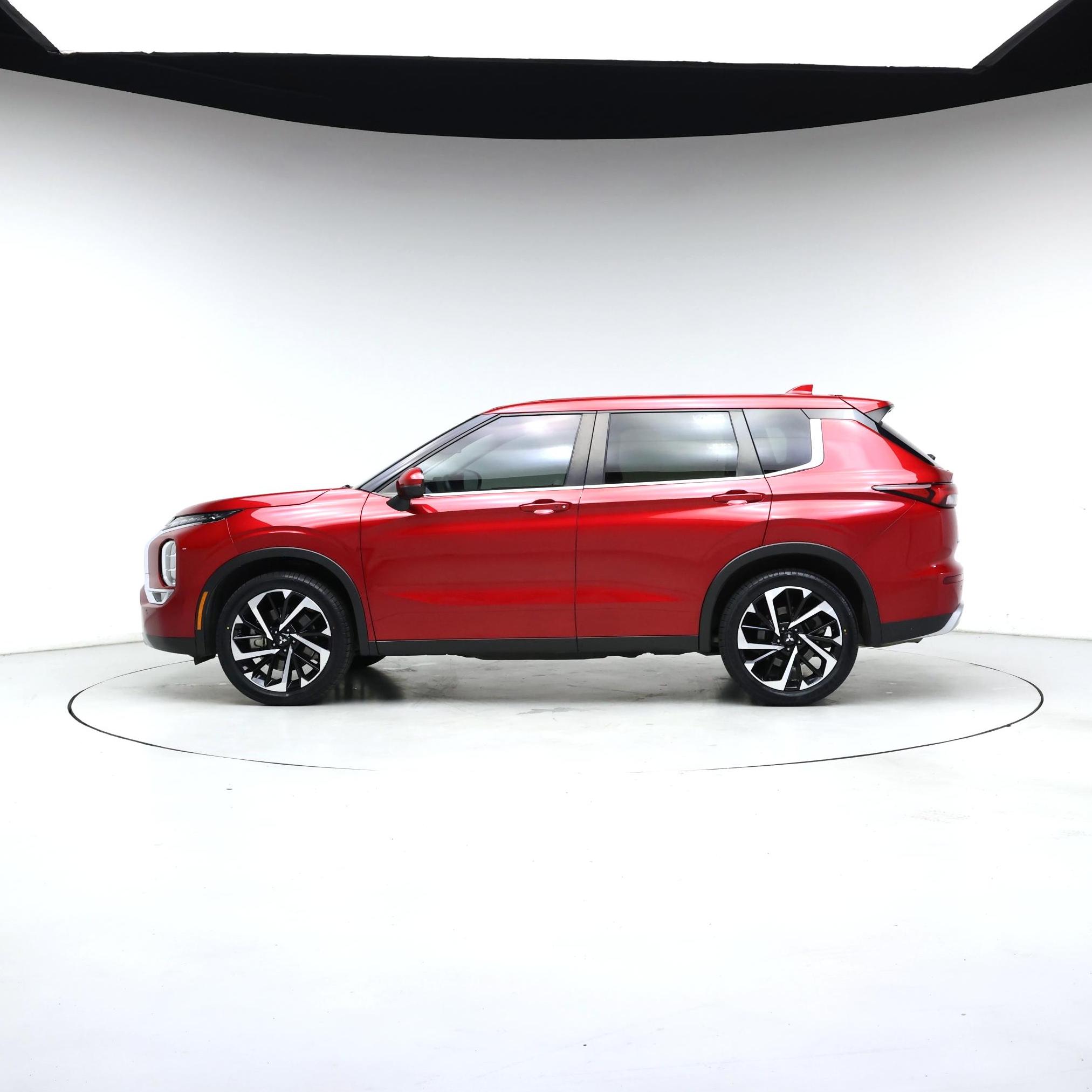 Thumbnail: 2024 Mitsubishi Outlander - 3