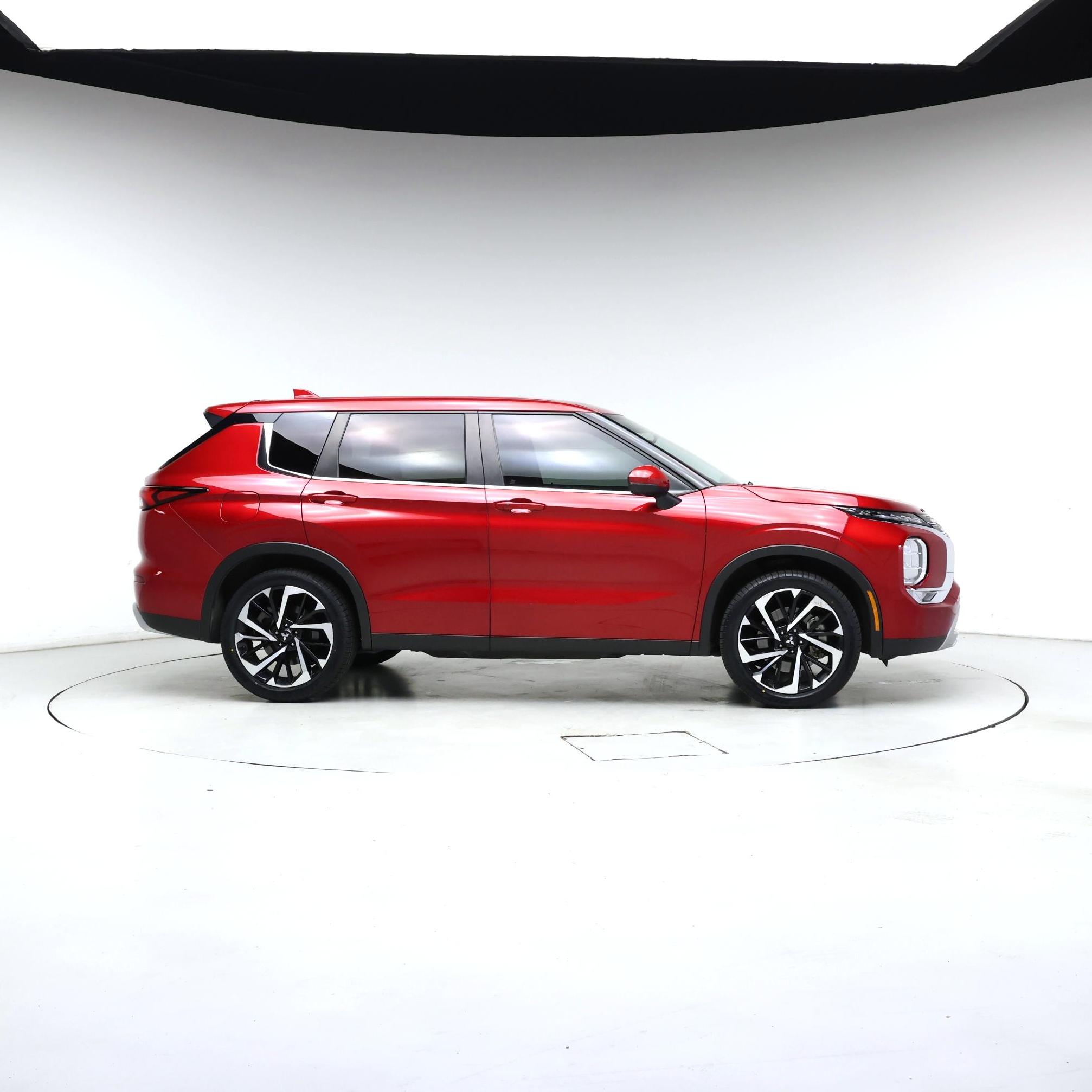 Thumbnail: 2024 Mitsubishi Outlander - 7