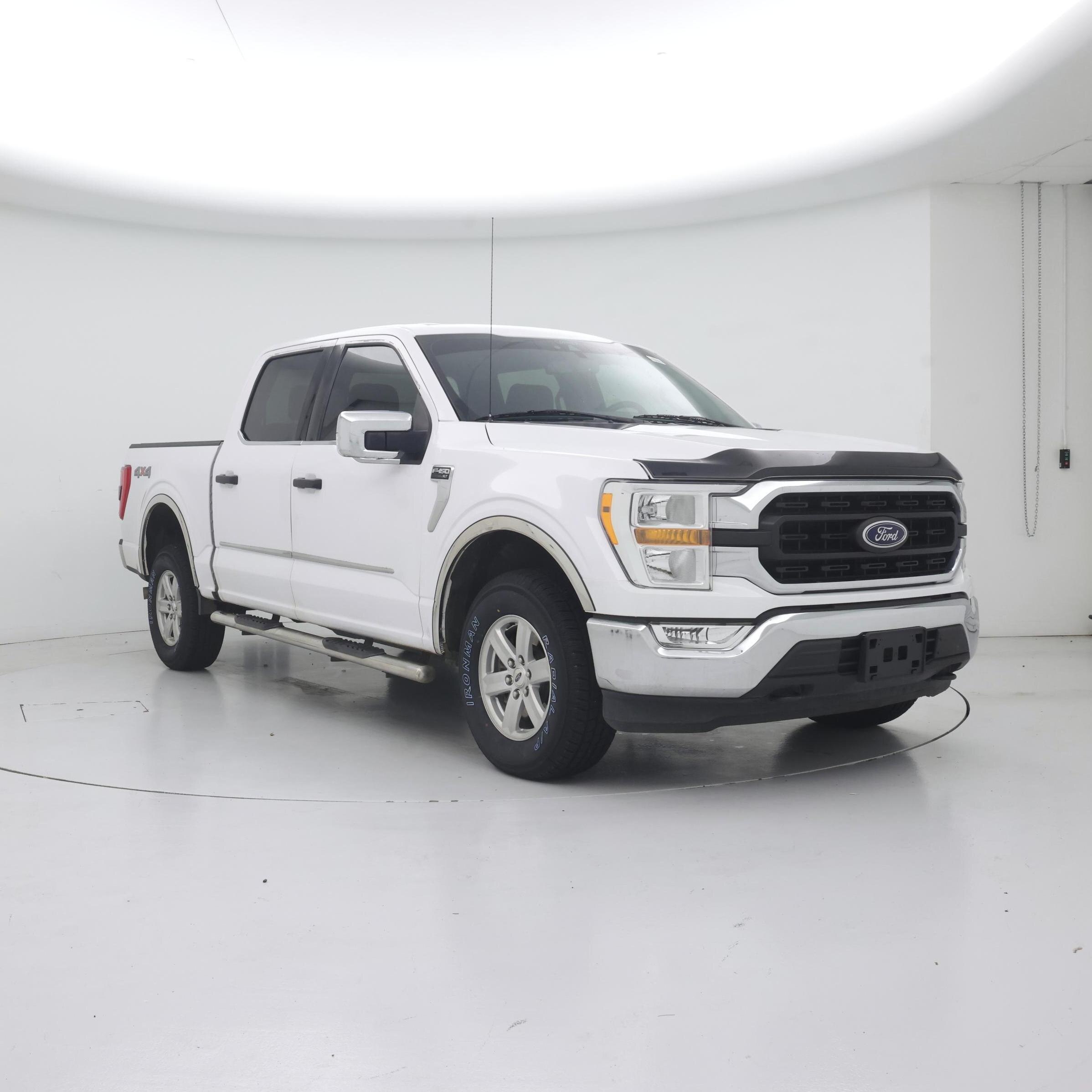 White 2021 Ford F-150 XLT SuperCrew 4WD Pickup Truck Four-Wheel Drive Automatic