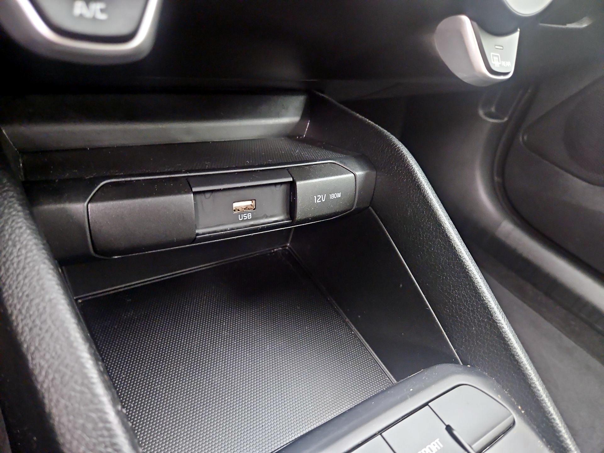 Thumbnail: 2023 Kia Rio - 18