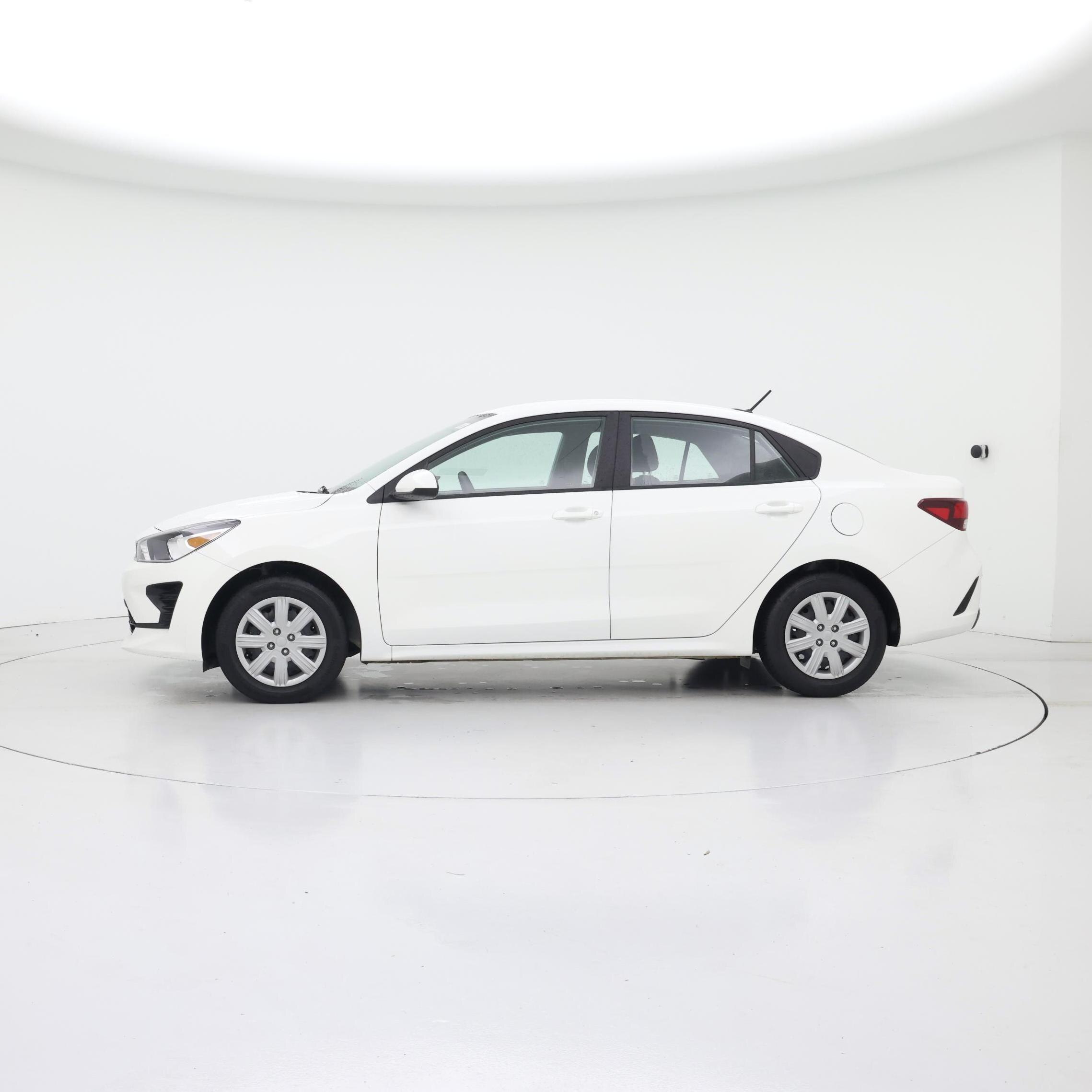 Thumbnail: 2023 Kia Rio - 3
