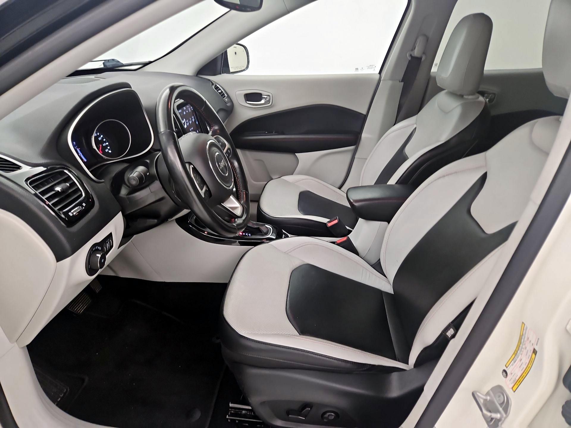 Thumbnail: 2021 Jeep Compass - 9
