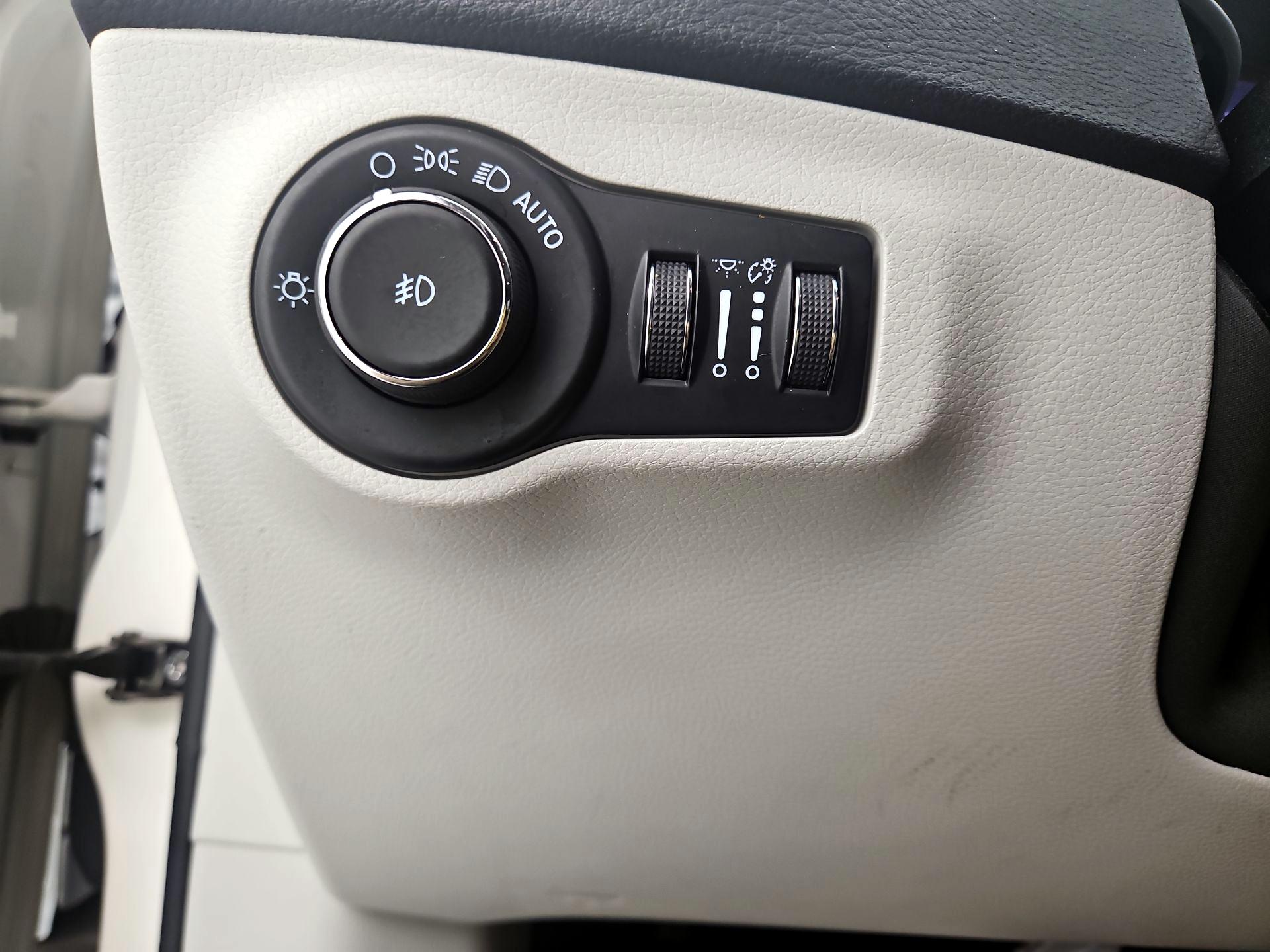 Thumbnail: 2021 Jeep Compass - 11