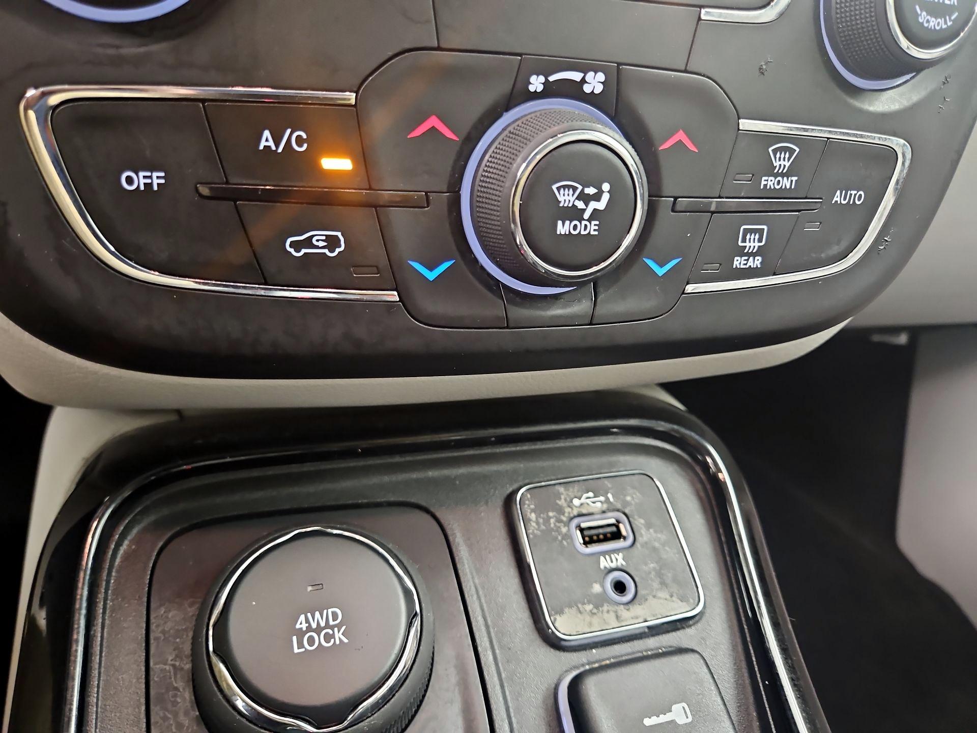 Thumbnail: 2021 Jeep Compass - 14