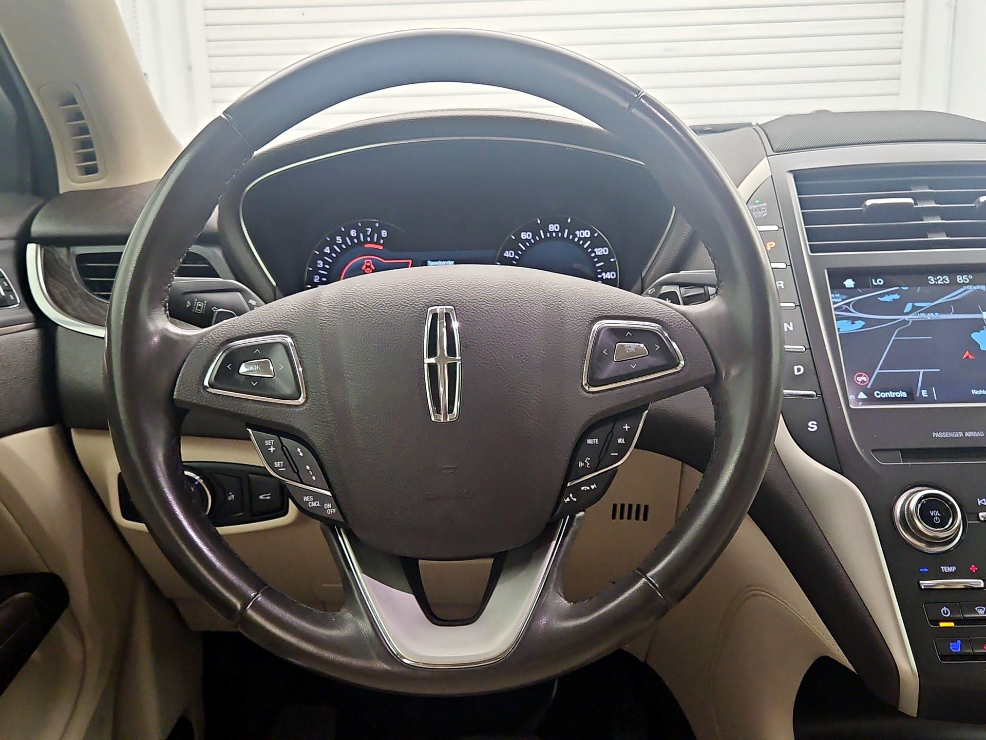 Thumbnail: 2017 Lincoln MKC - 10