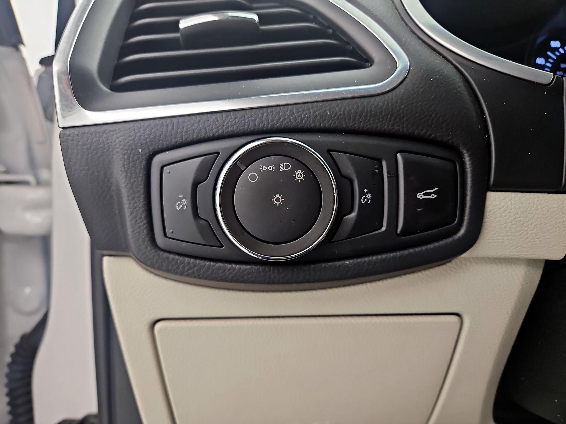 Thumbnail: 2018 Ford Edge - 11