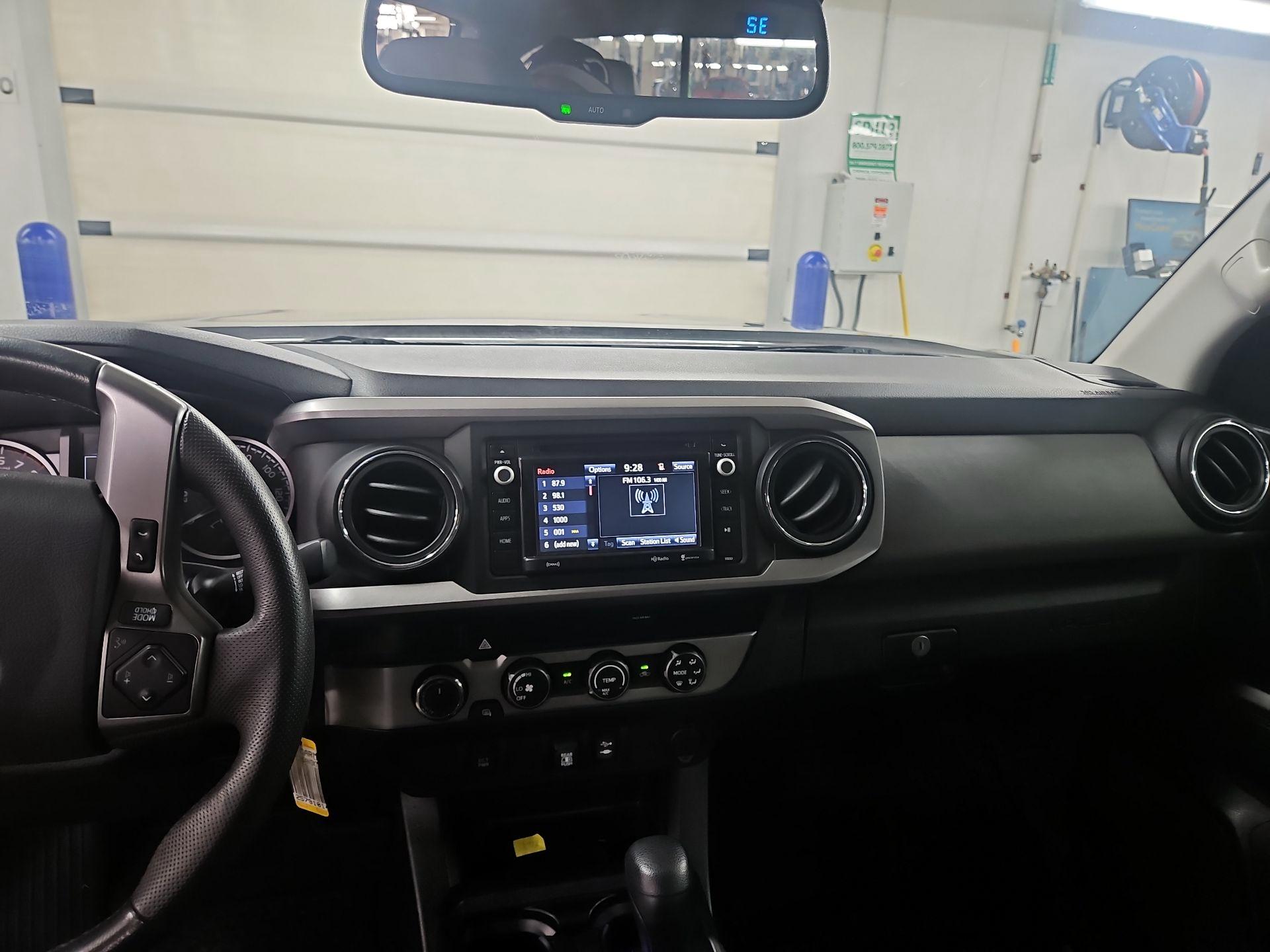 Thumbnail: 2019 Toyota Tacoma - 9