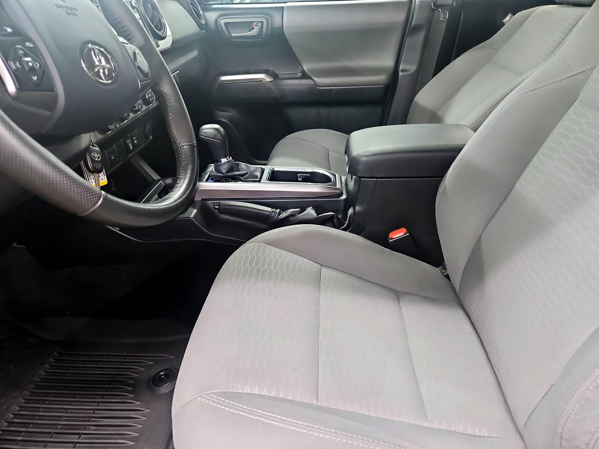 Thumbnail: 2019 Toyota Tacoma - 11