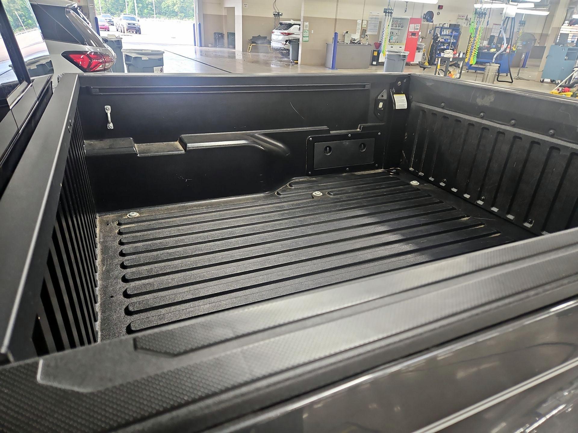 Thumbnail: 2019 Toyota Tacoma - 20