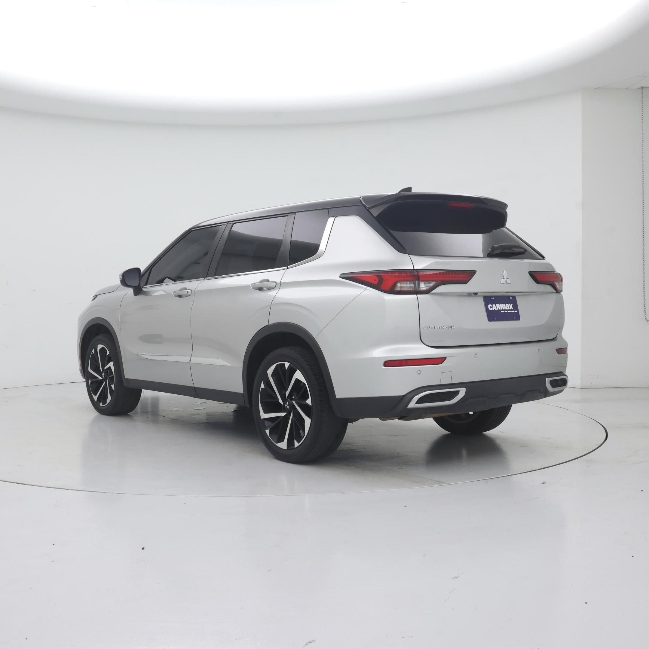 Thumbnail: 2022 Mitsubishi Outlander - 2