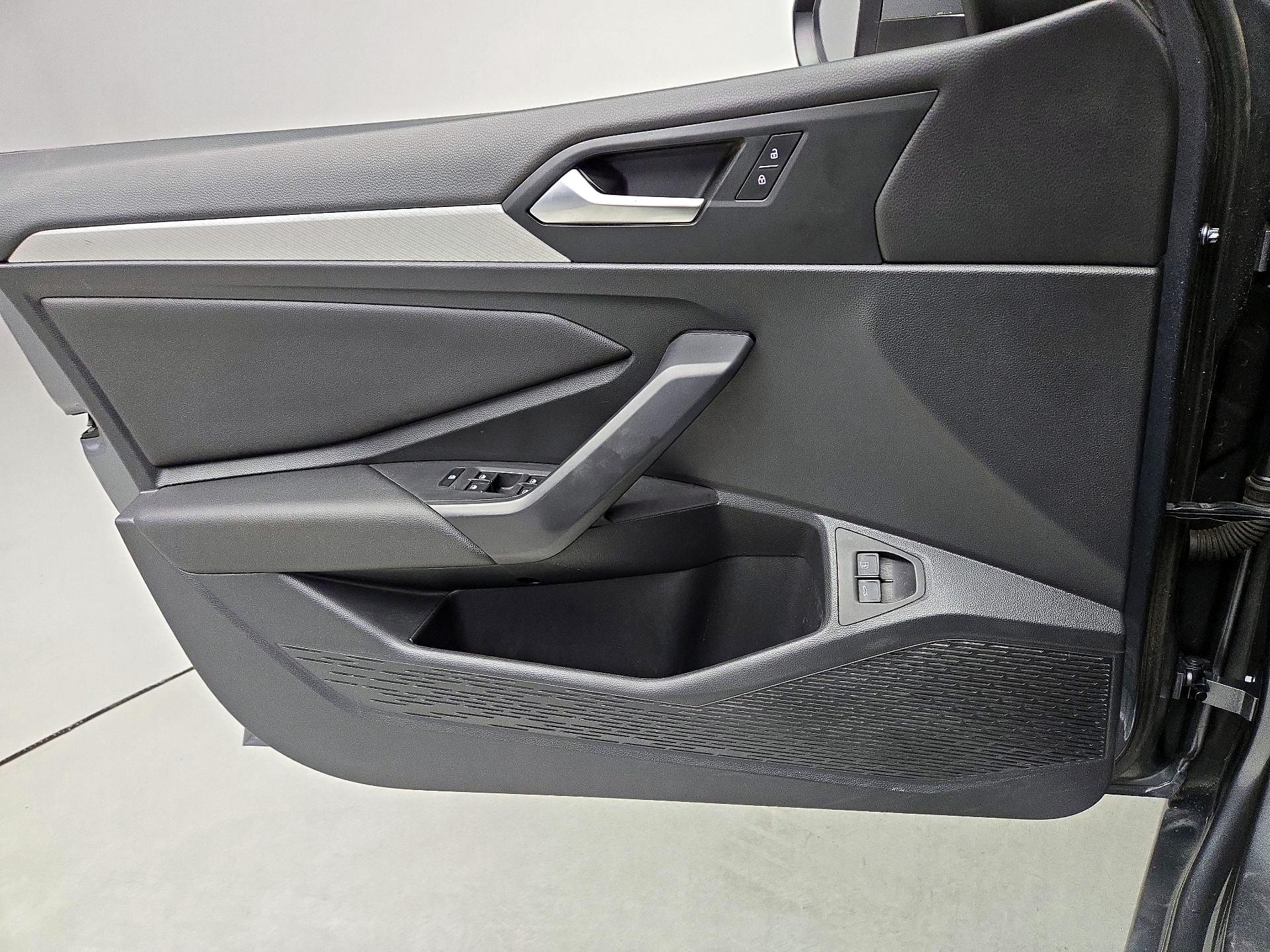 Thumbnail: 2021 Volkswagen Jetta - 12