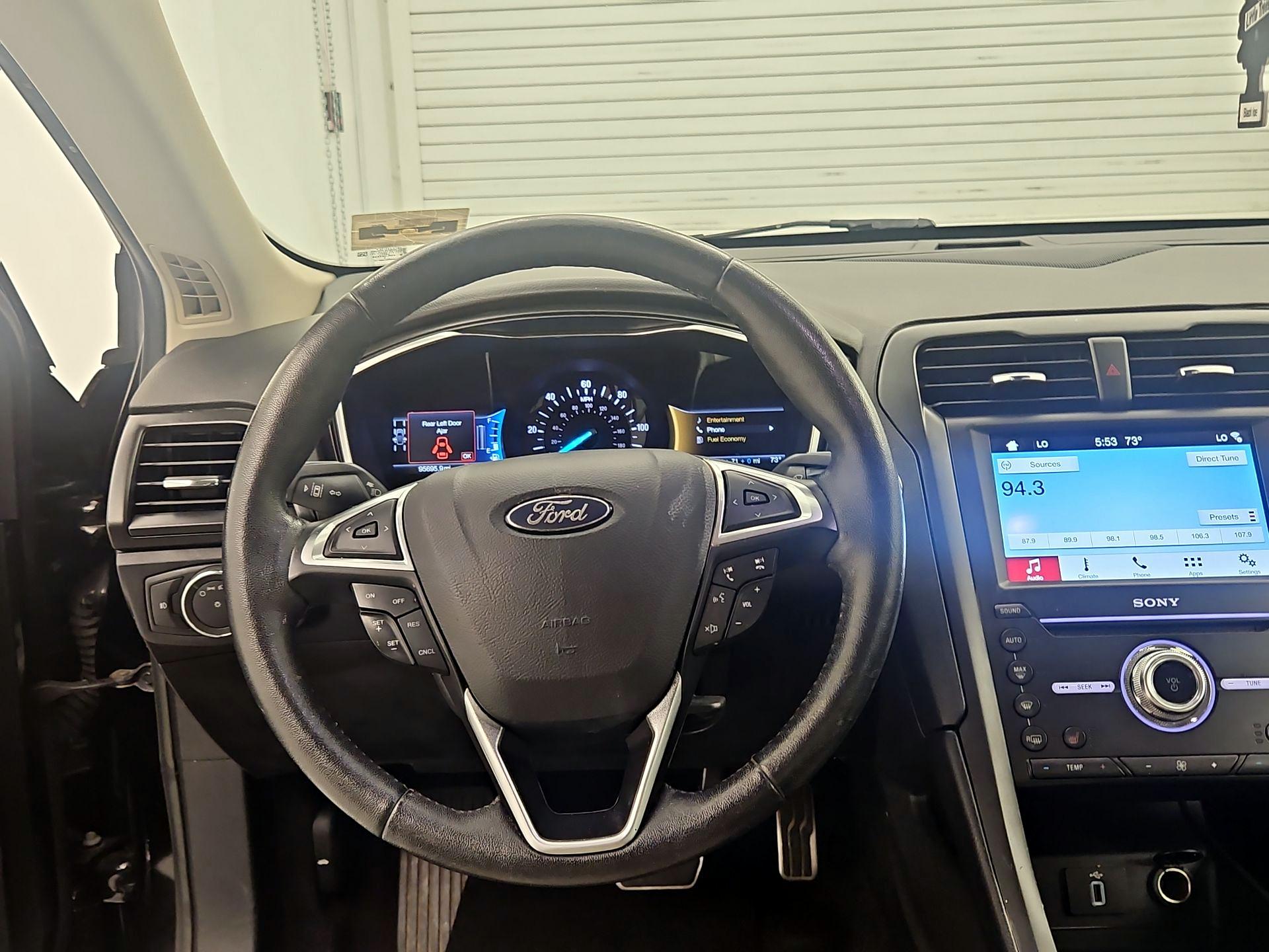 Thumbnail: 2017 Ford Fusion - 10