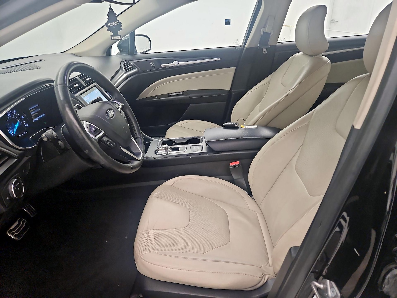 2017 Ford Fusion Energi Titanium - Photo 12