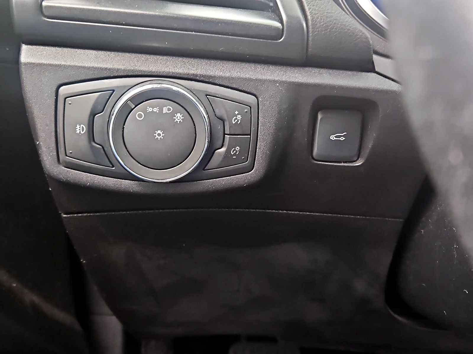 2017 Ford Fusion Energi Titanium - Photo 14