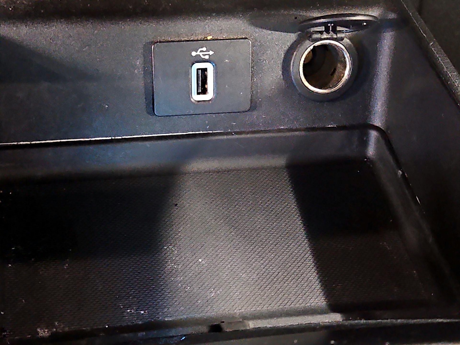 2017 Ford Fusion Energi Titanium - Photo 19