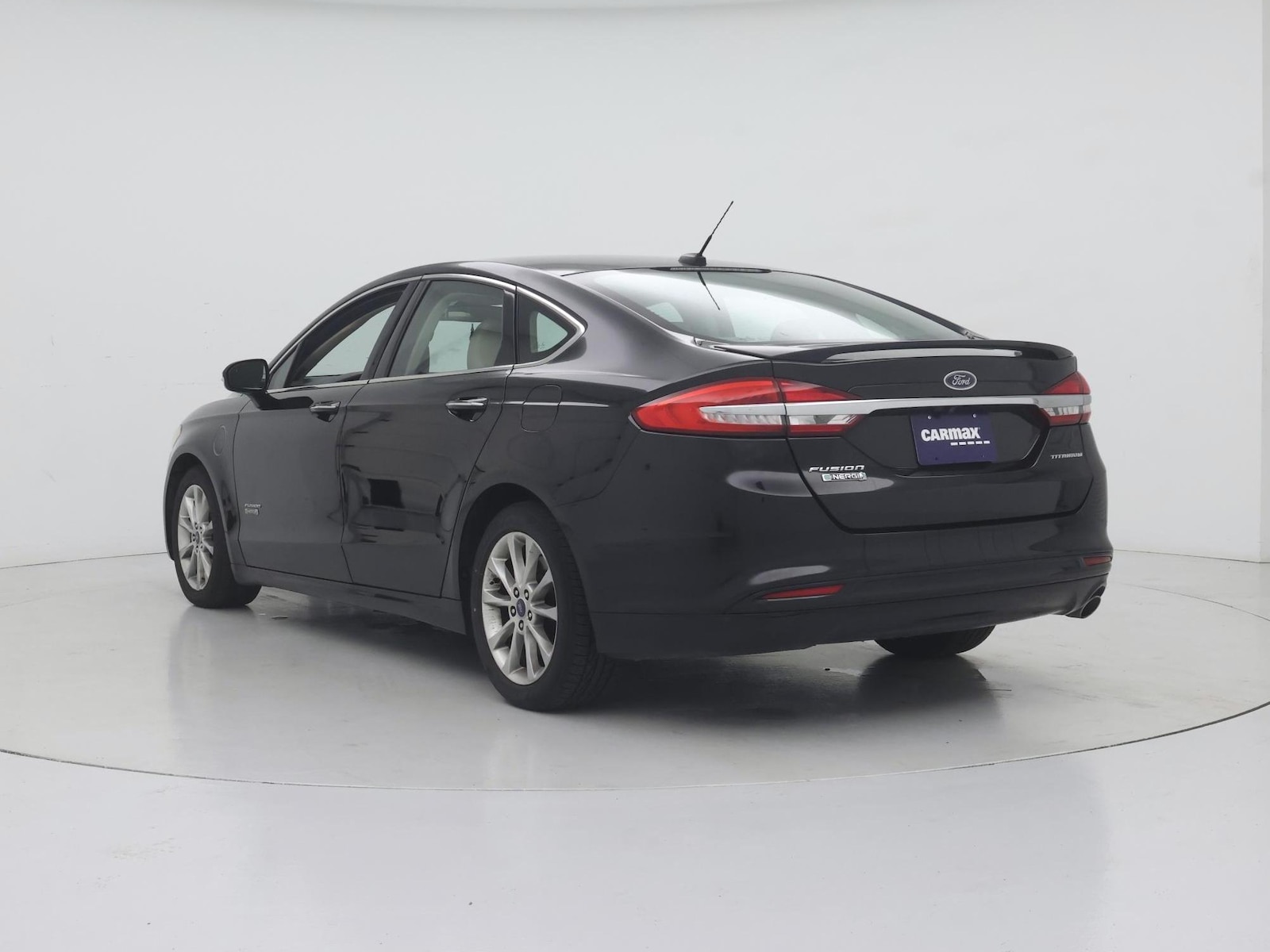 2017 Ford Fusion Energi Titanium - Photo 3