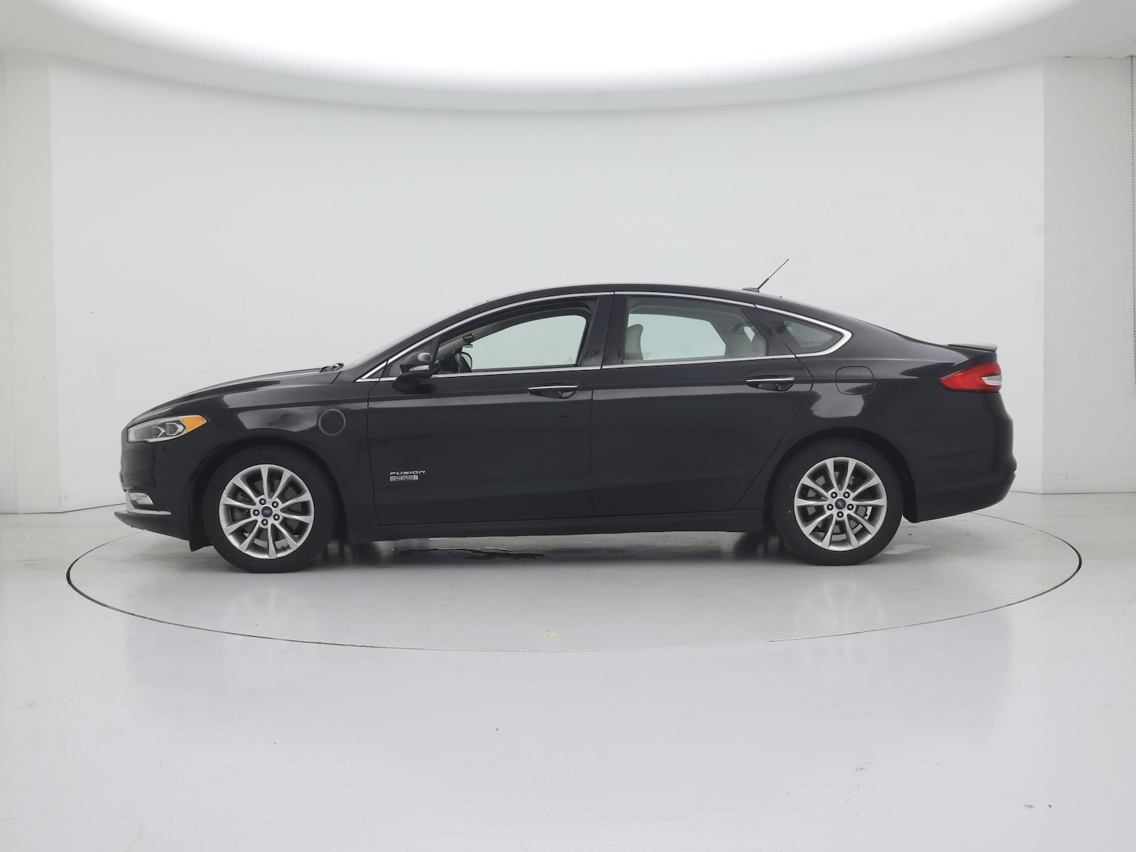2017 Ford Fusion Energi Titanium - Photo 4