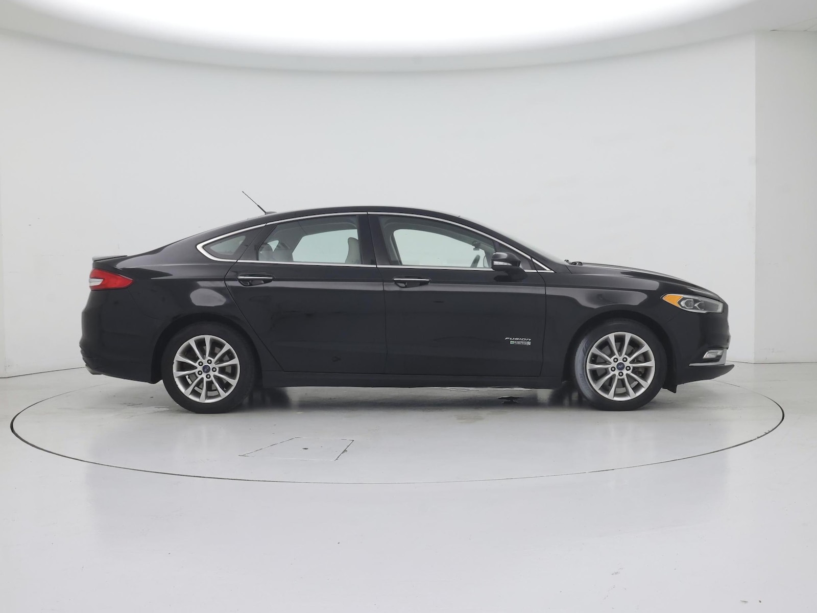 2017 Ford Fusion Energi Titanium - Photo 8