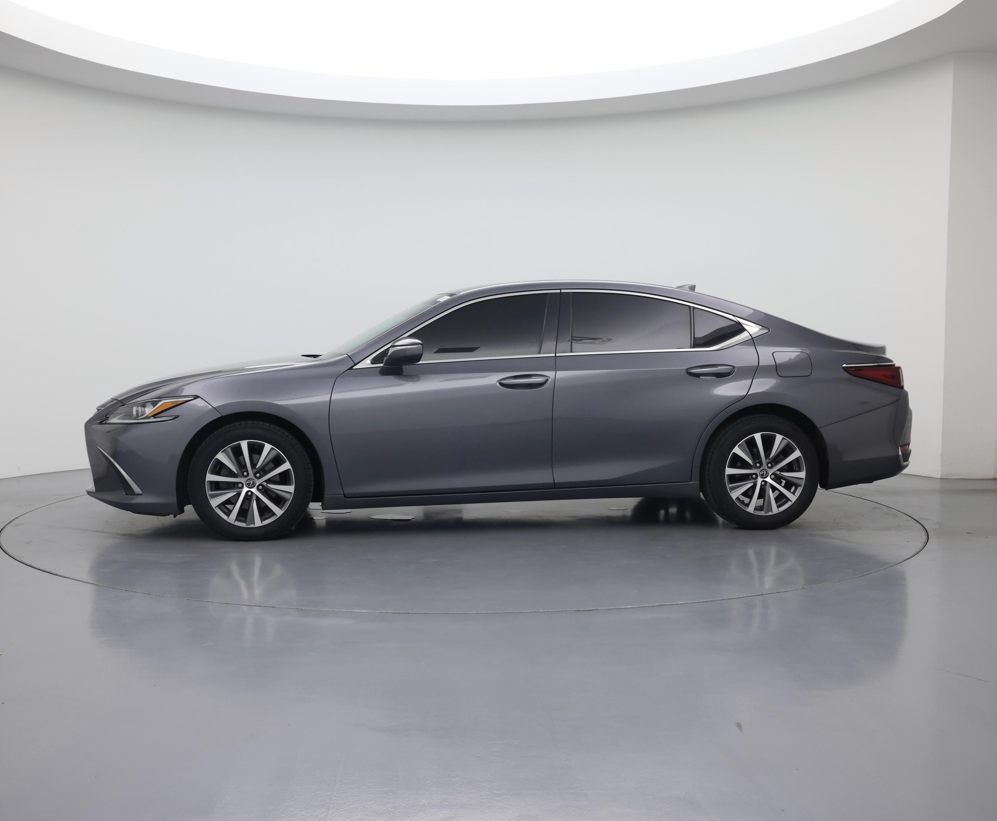 Thumbnail: 2021 Lexus ES - 3