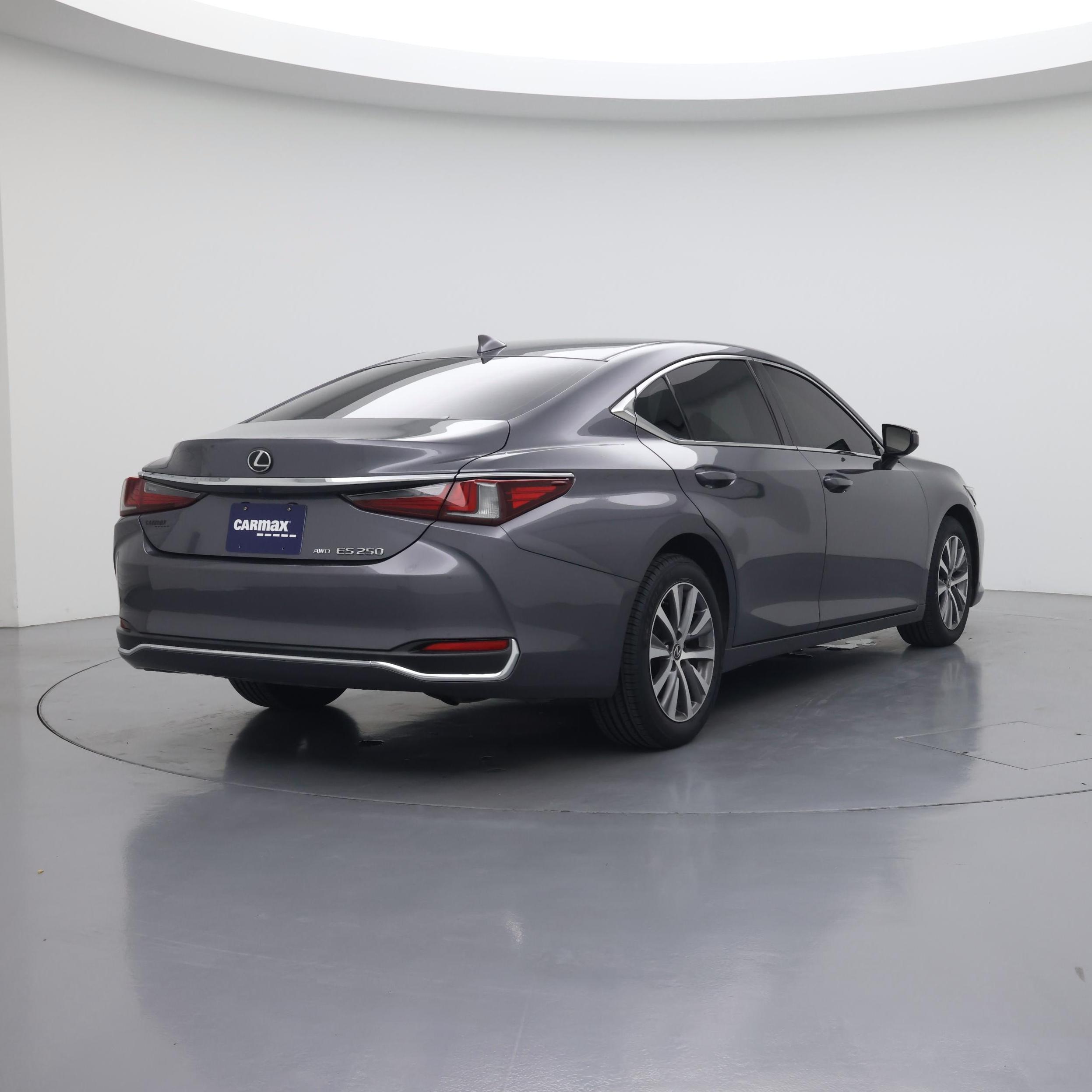 Thumbnail: 2021 Lexus ES - 8