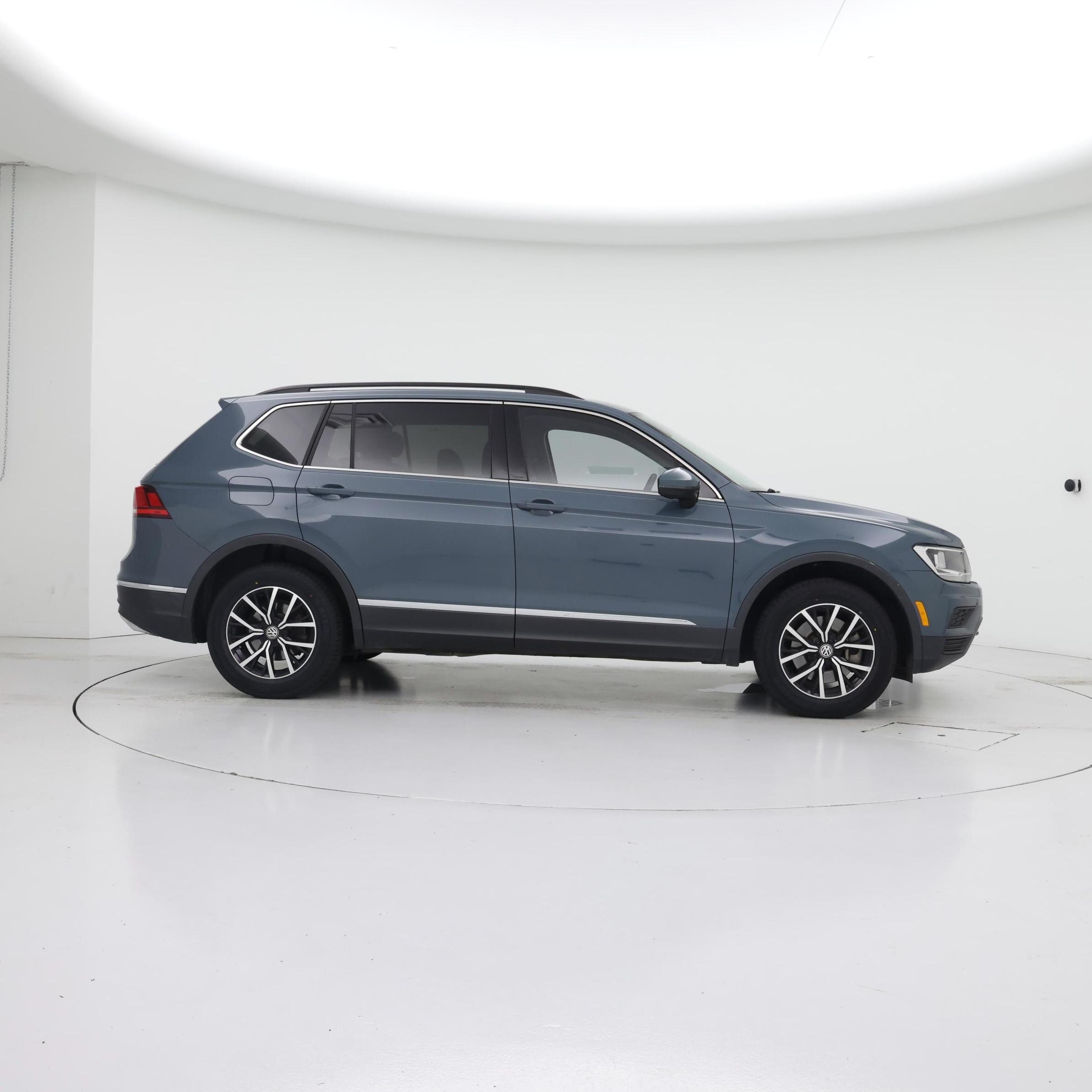 Thumbnail: 2021 Volkswagen Tiguan - 7