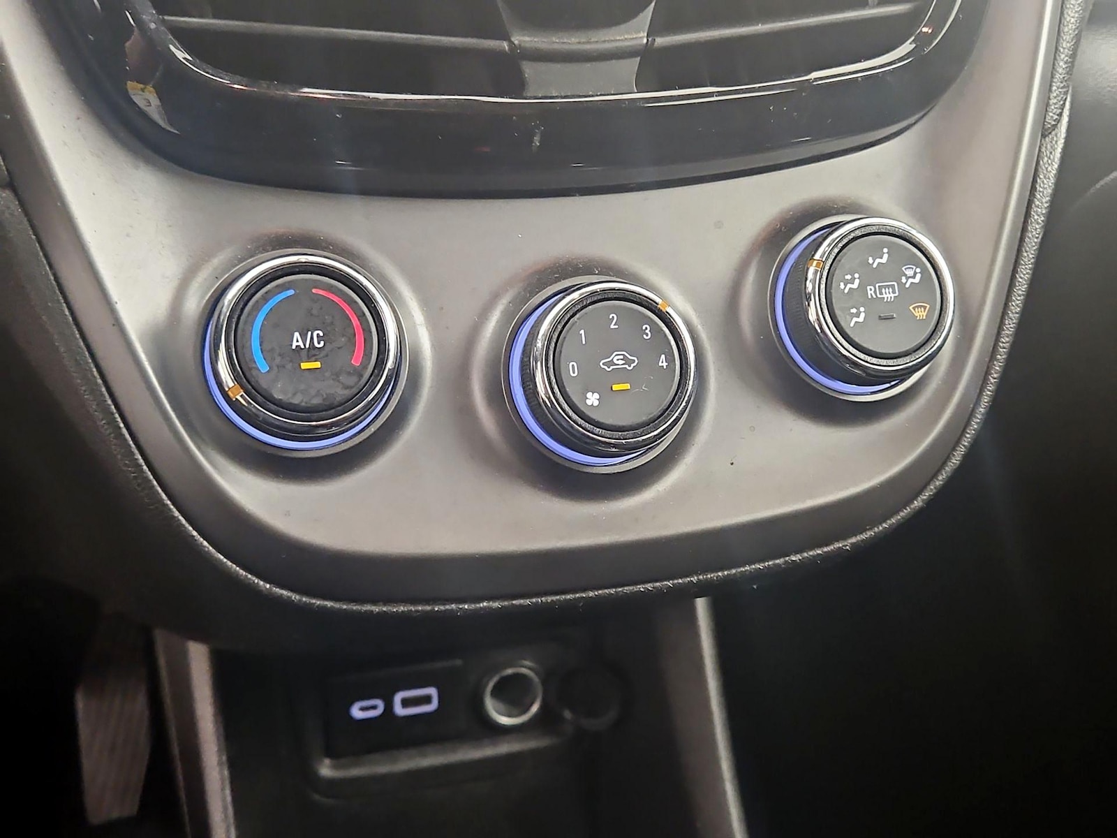 2020 Chevrolet Spark LS - Photo 16
