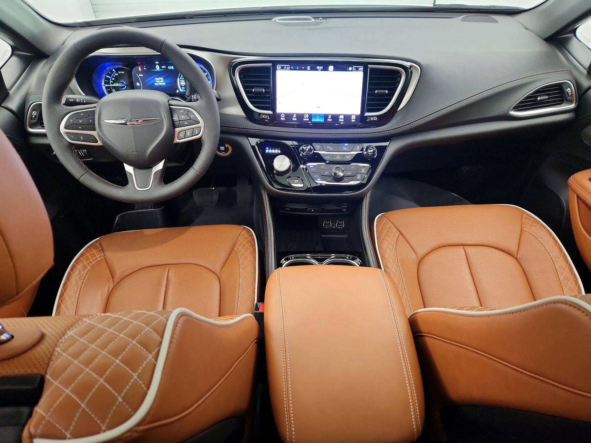 Thumbnail: 2025 Chrysler Pacifica - 9
