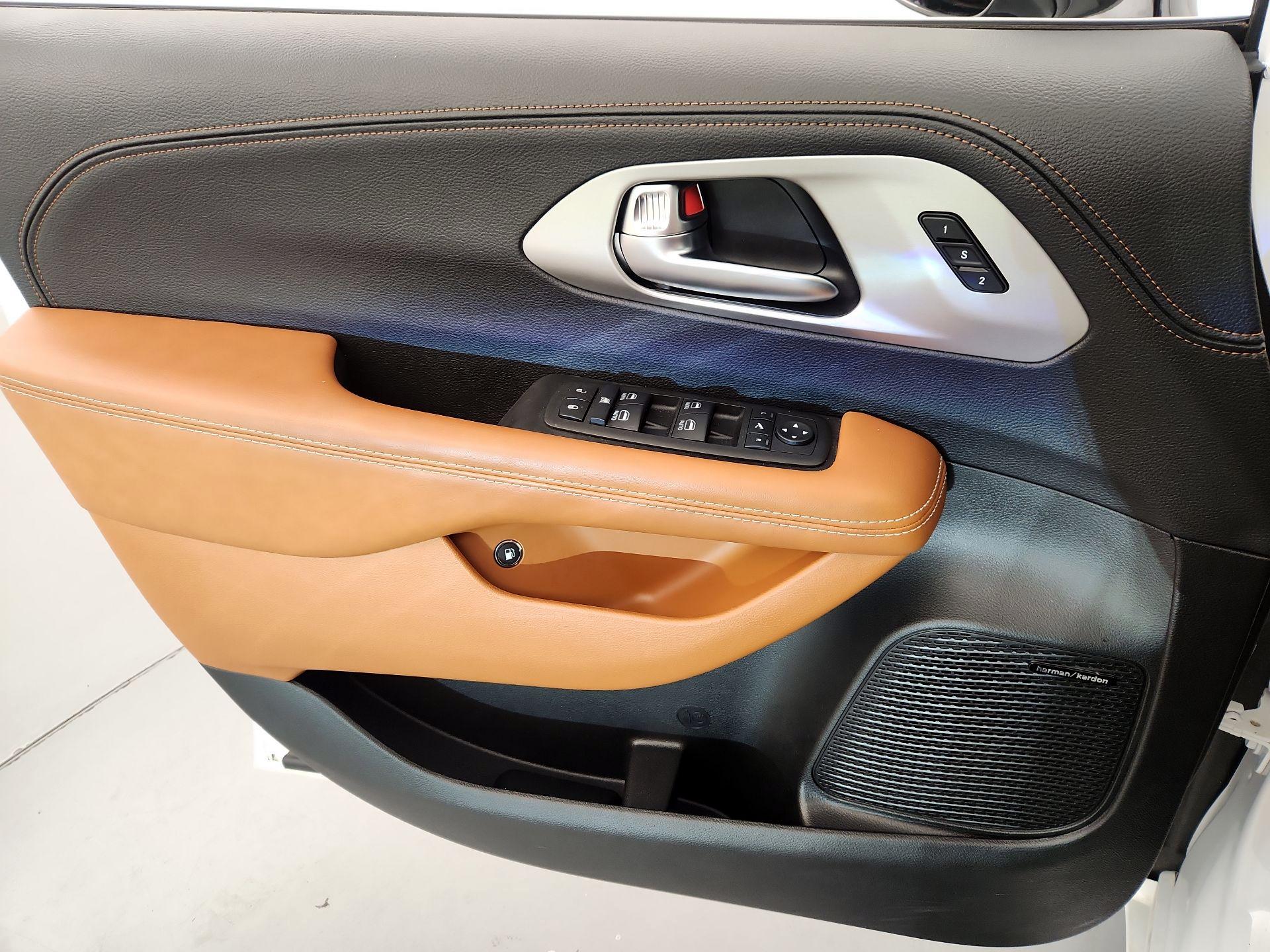 Thumbnail: 2025 Chrysler Pacifica - 12