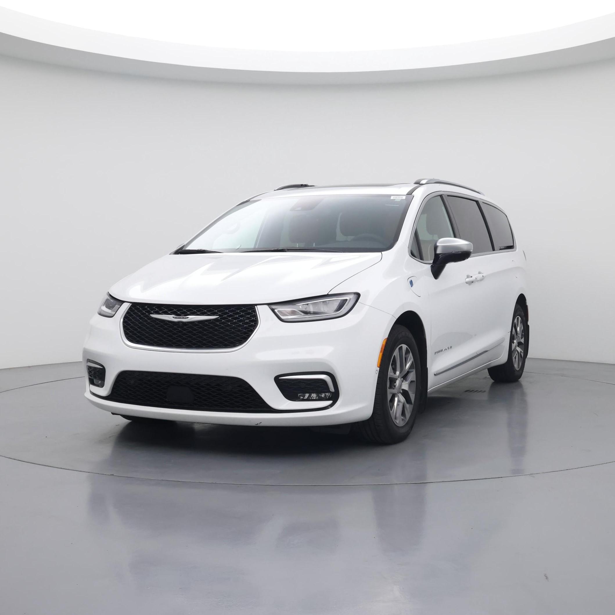 Thumbnail: 2025 Chrysler Pacifica - 4