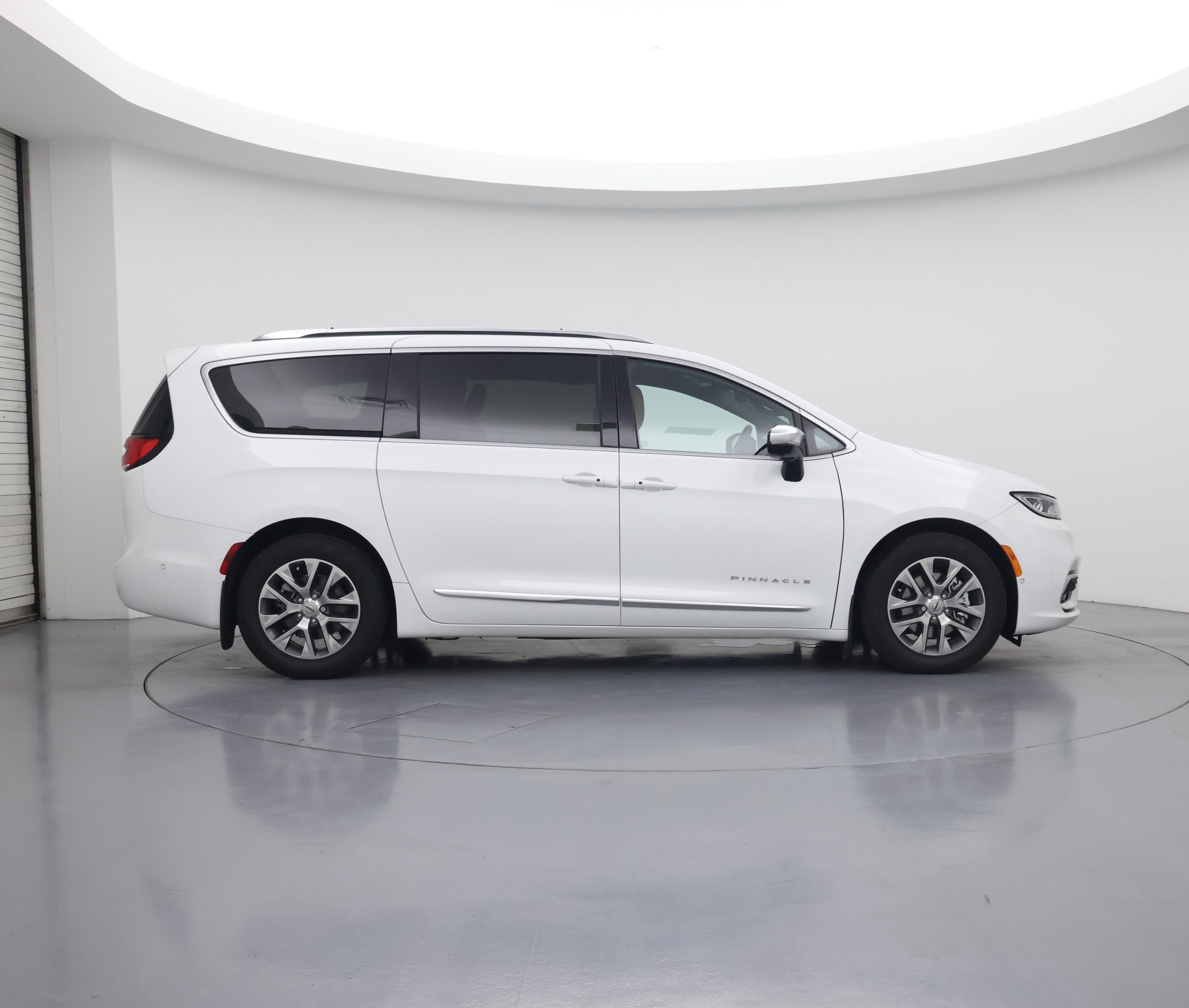 Thumbnail: 2025 Chrysler Pacifica - 7