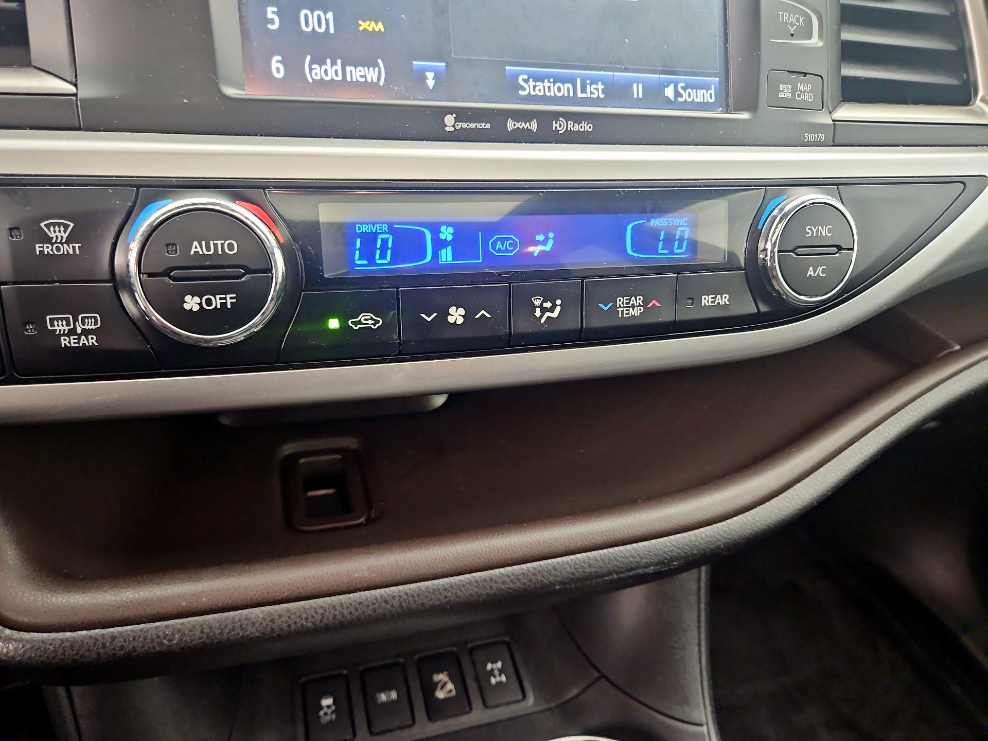Thumbnail: 2017 Toyota Highlander - 16