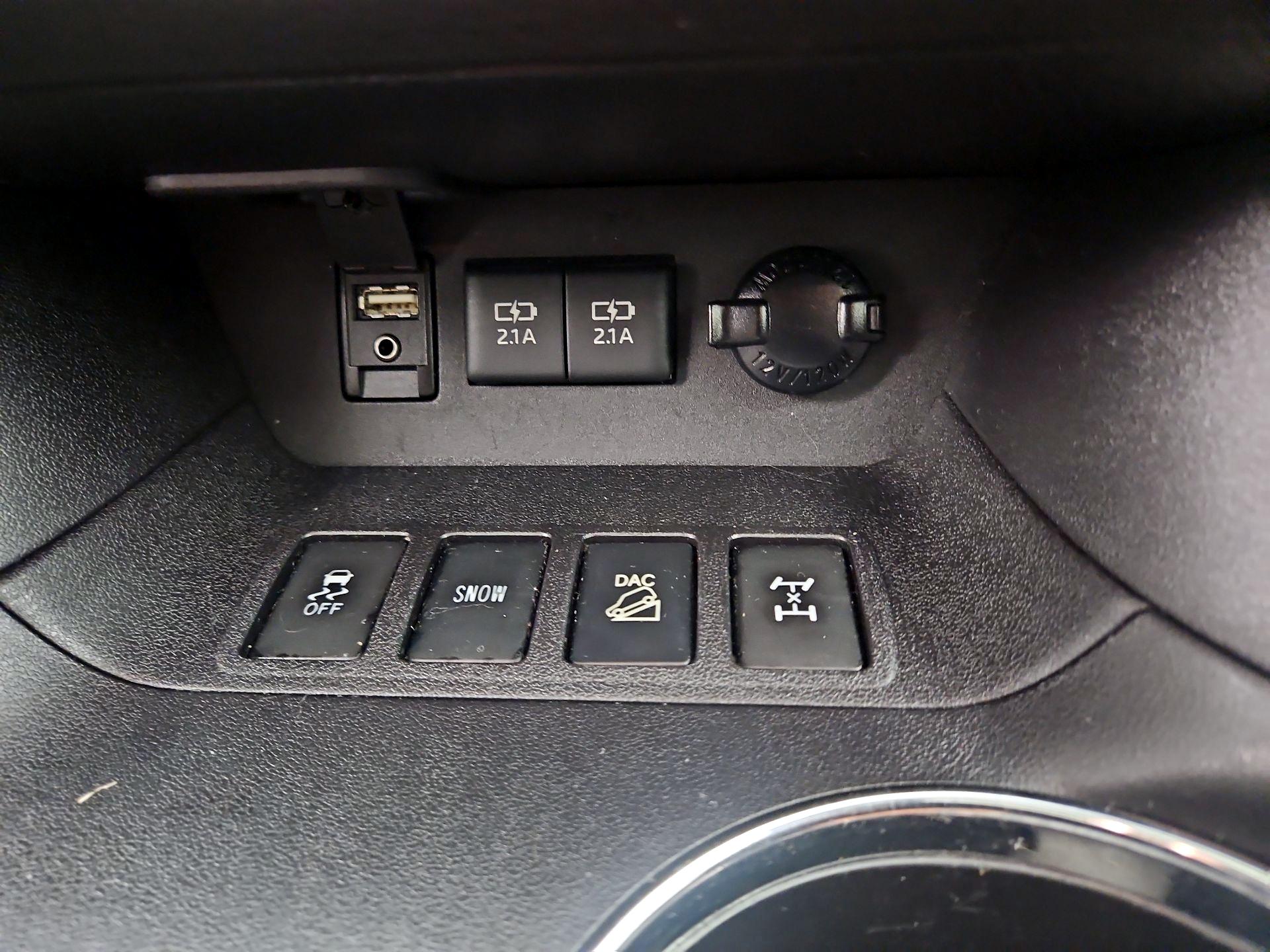 Thumbnail: 2017 Toyota Highlander - 18