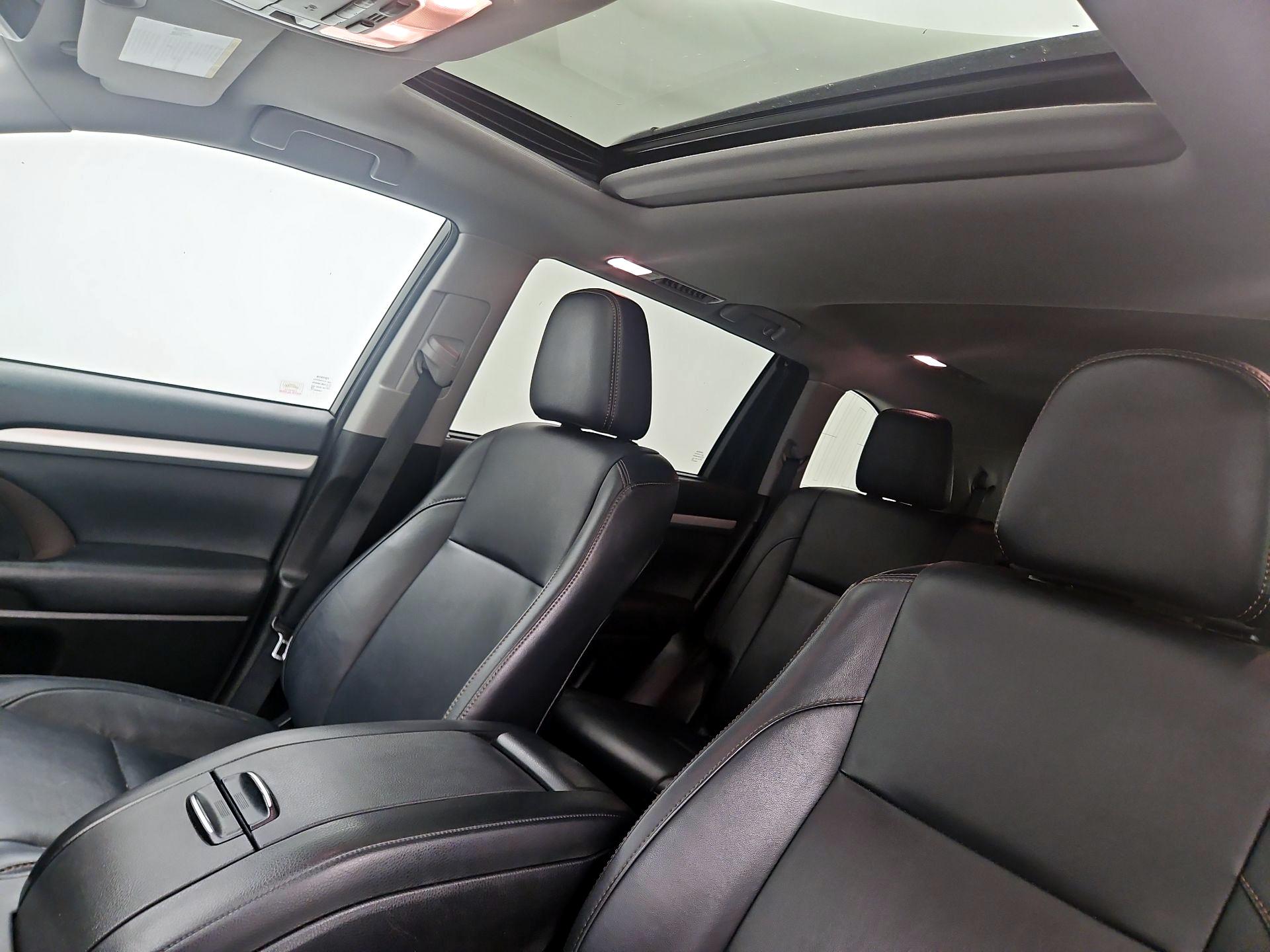 Thumbnail: 2017 Toyota Highlander - 19