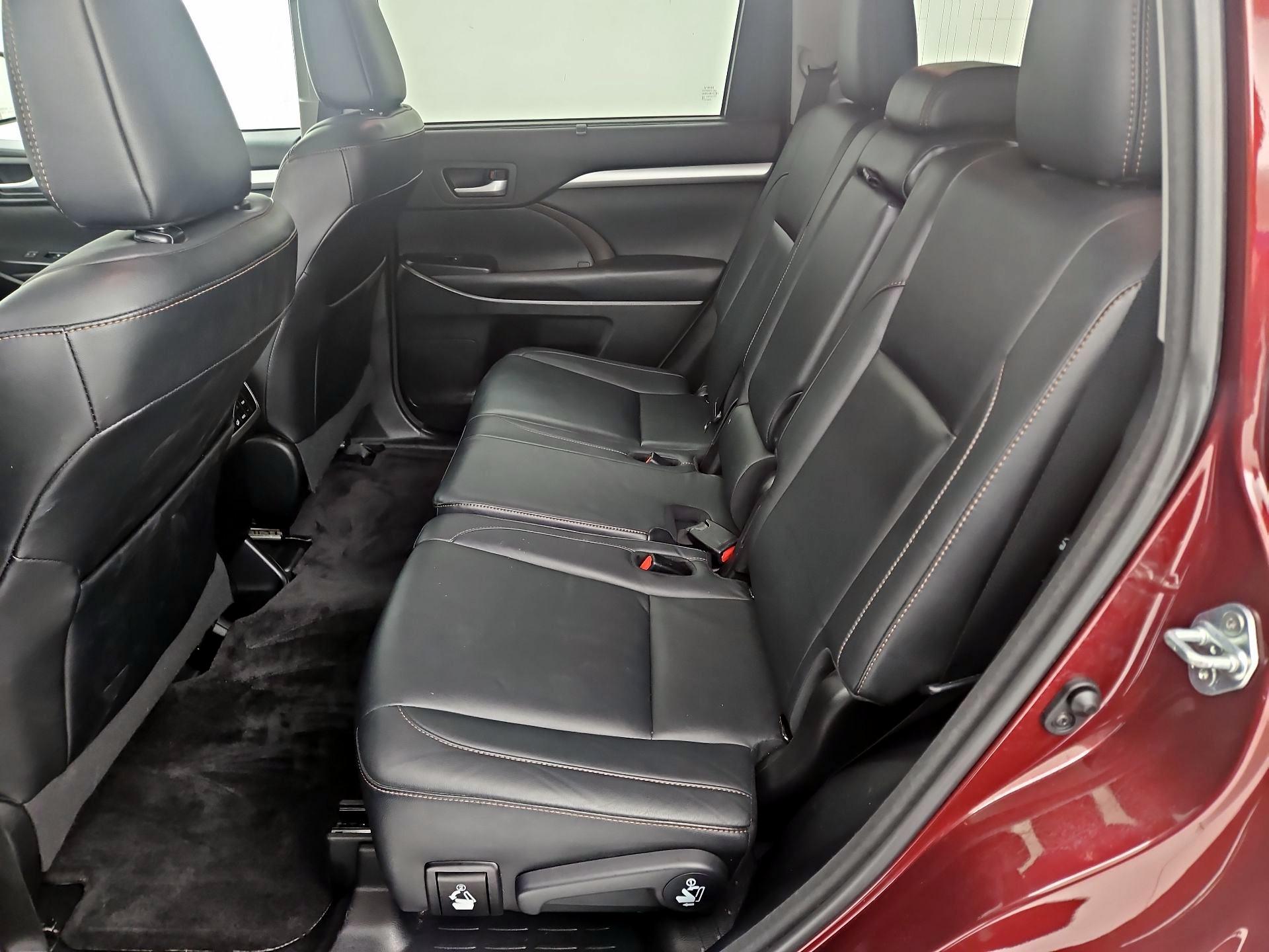Thumbnail: 2017 Toyota Highlander - 20