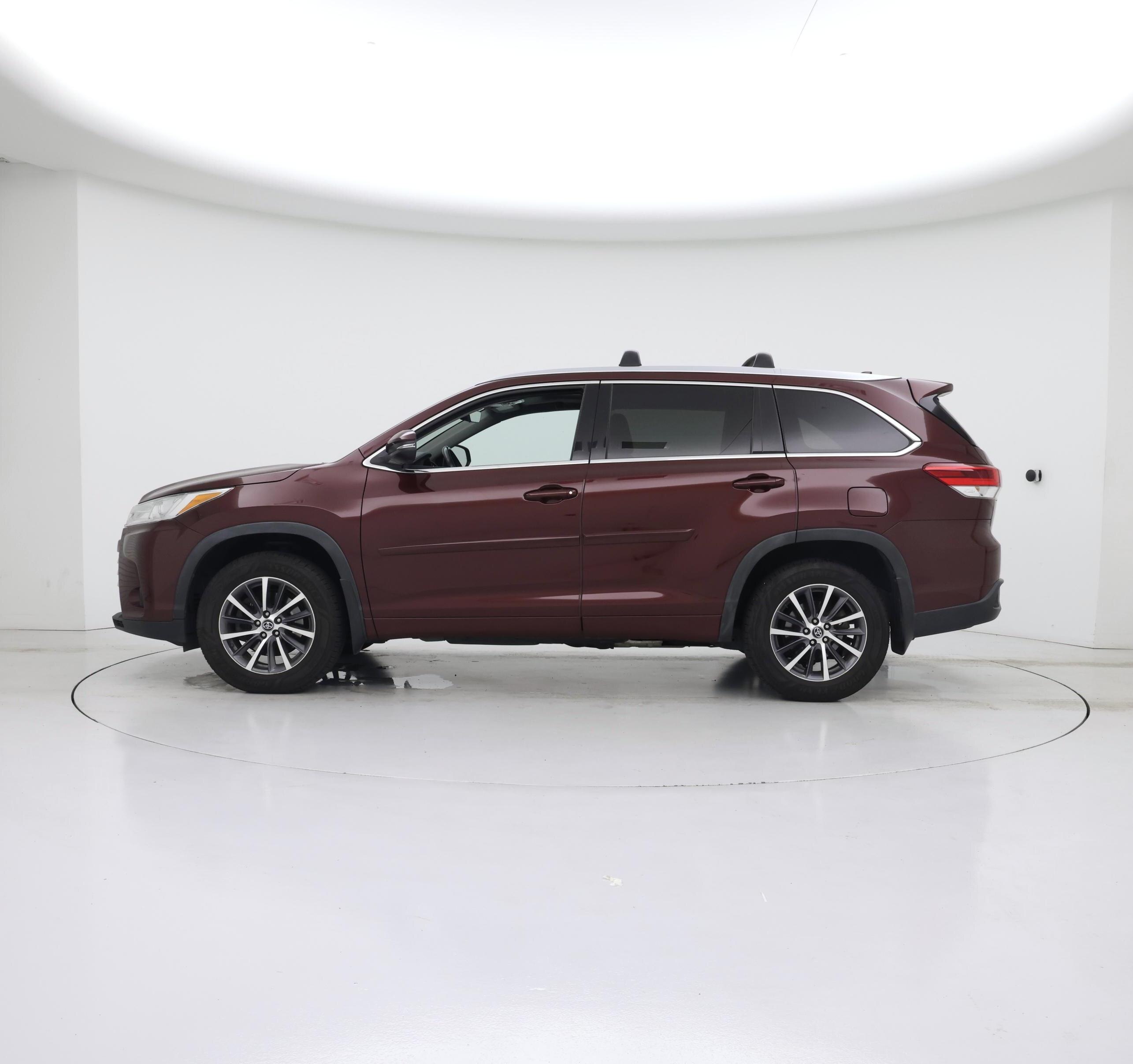 Thumbnail: 2017 Toyota Highlander - 3