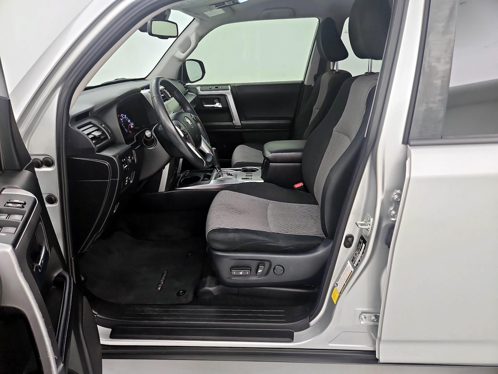 2023 Toyota 4Runner SR5 - Photo 12