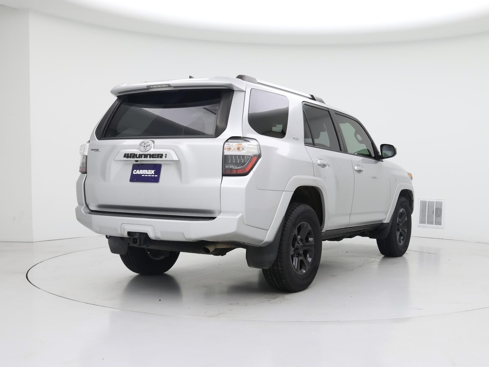 2023 Toyota 4Runner SR5 - Photo 9