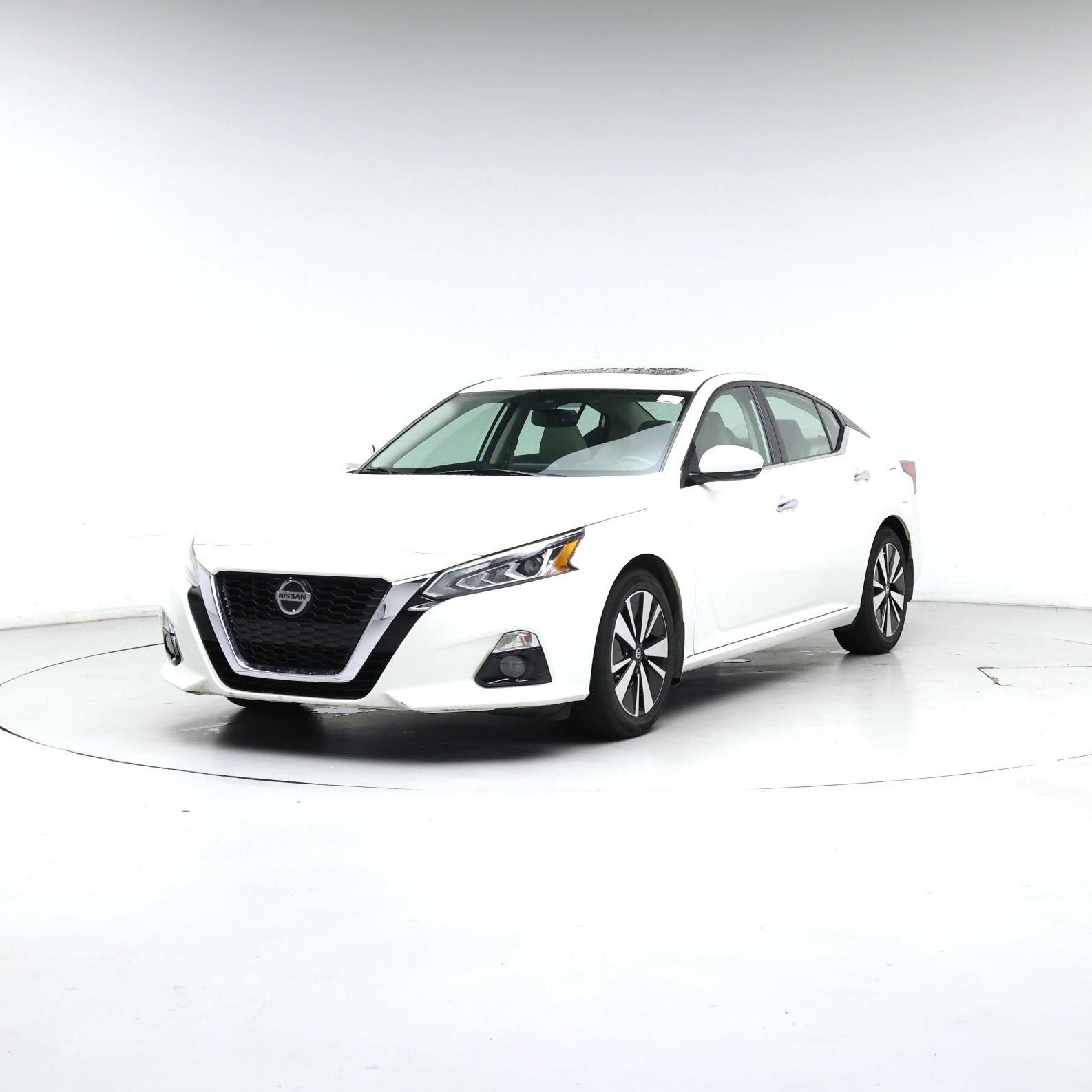 Thumbnail: 2020 Nissan Altima - 4