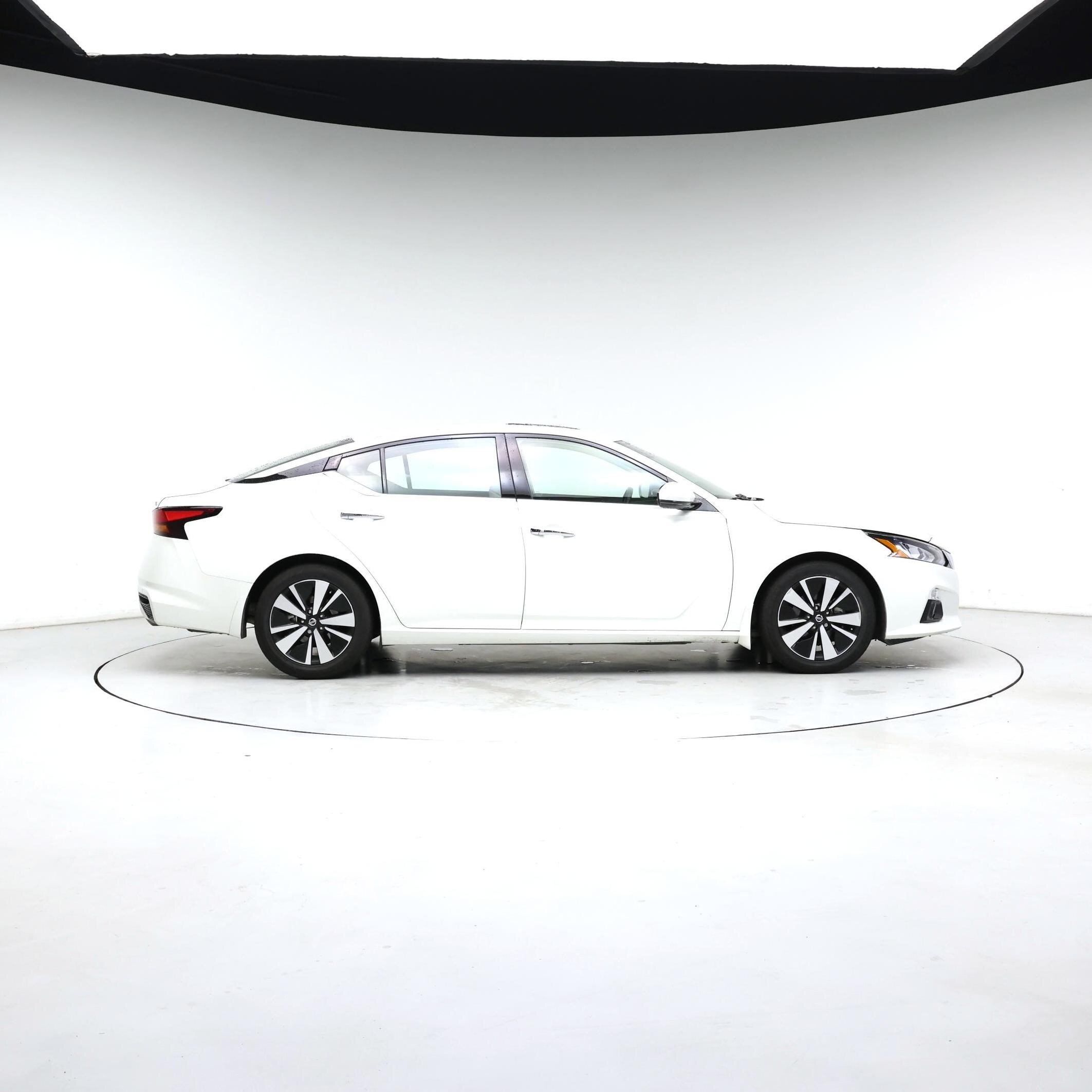 Thumbnail: 2020 Nissan Altima - 7