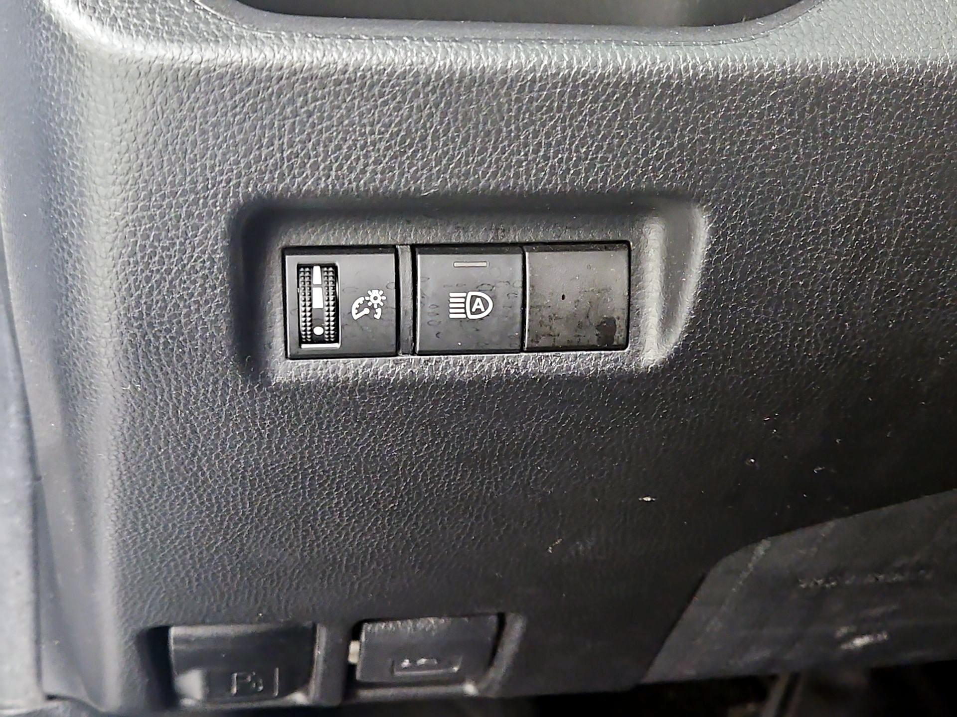 Thumbnail: 2021 Toyota RAV4 - 13