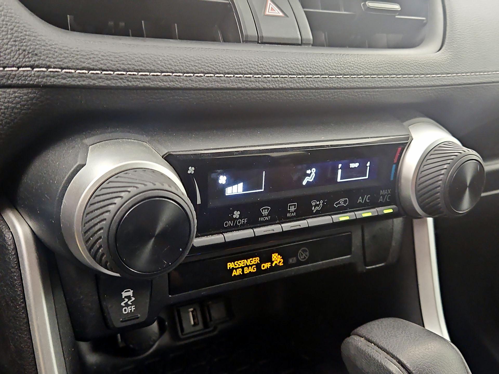 Thumbnail: 2021 Toyota RAV4 - 16