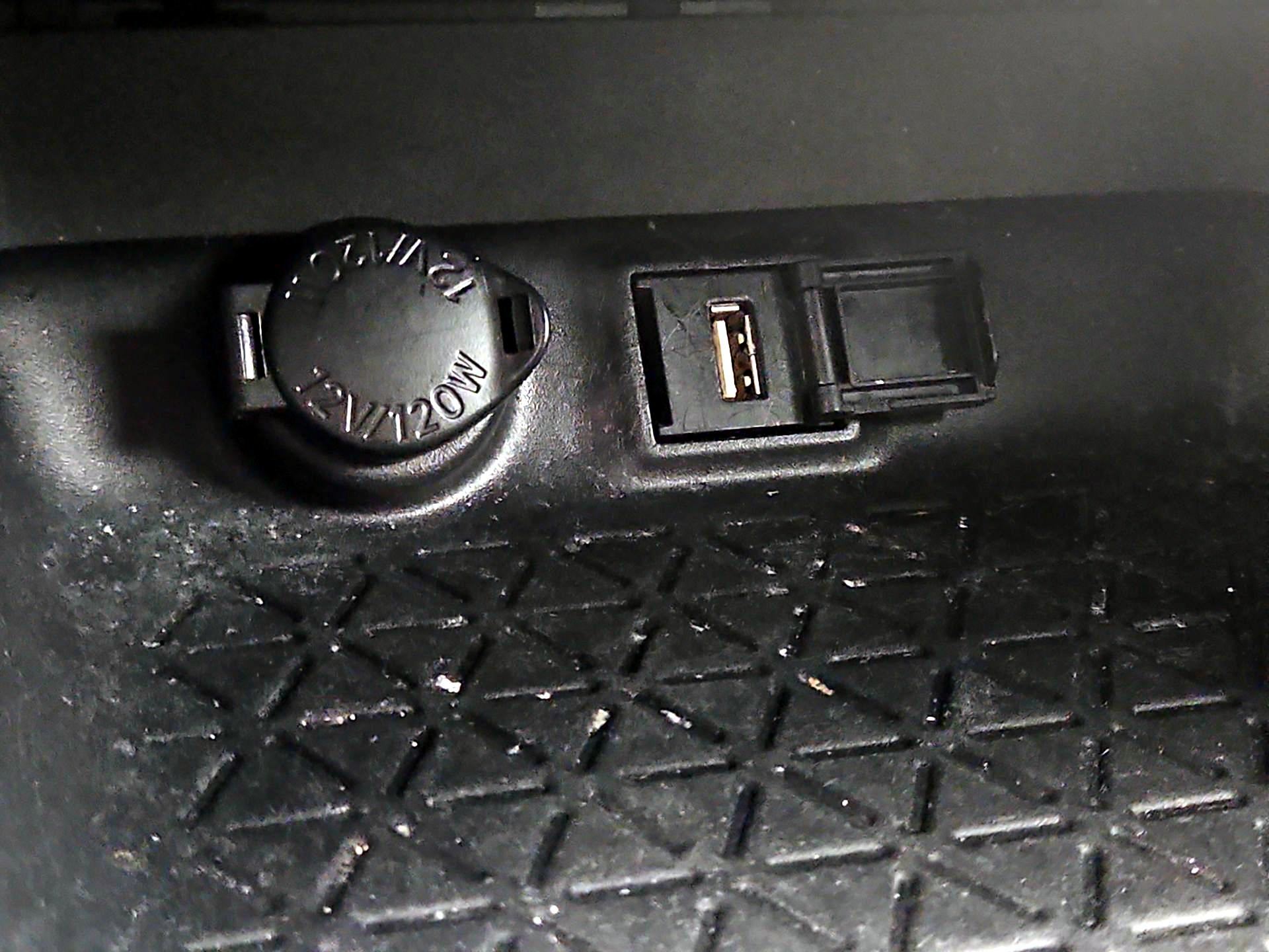 Thumbnail: 2021 Toyota RAV4 - 18