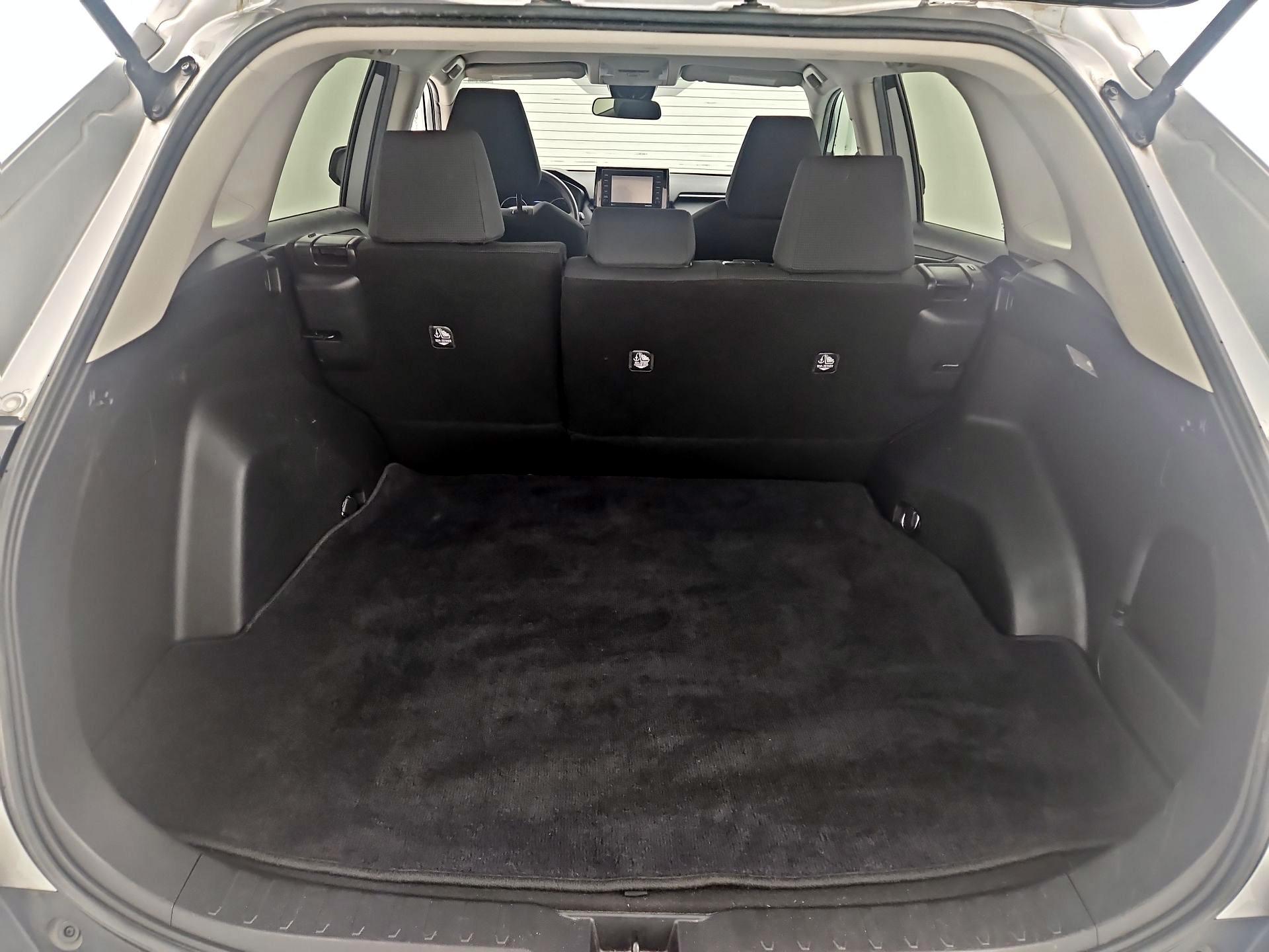 Thumbnail: 2021 Toyota RAV4 - 20