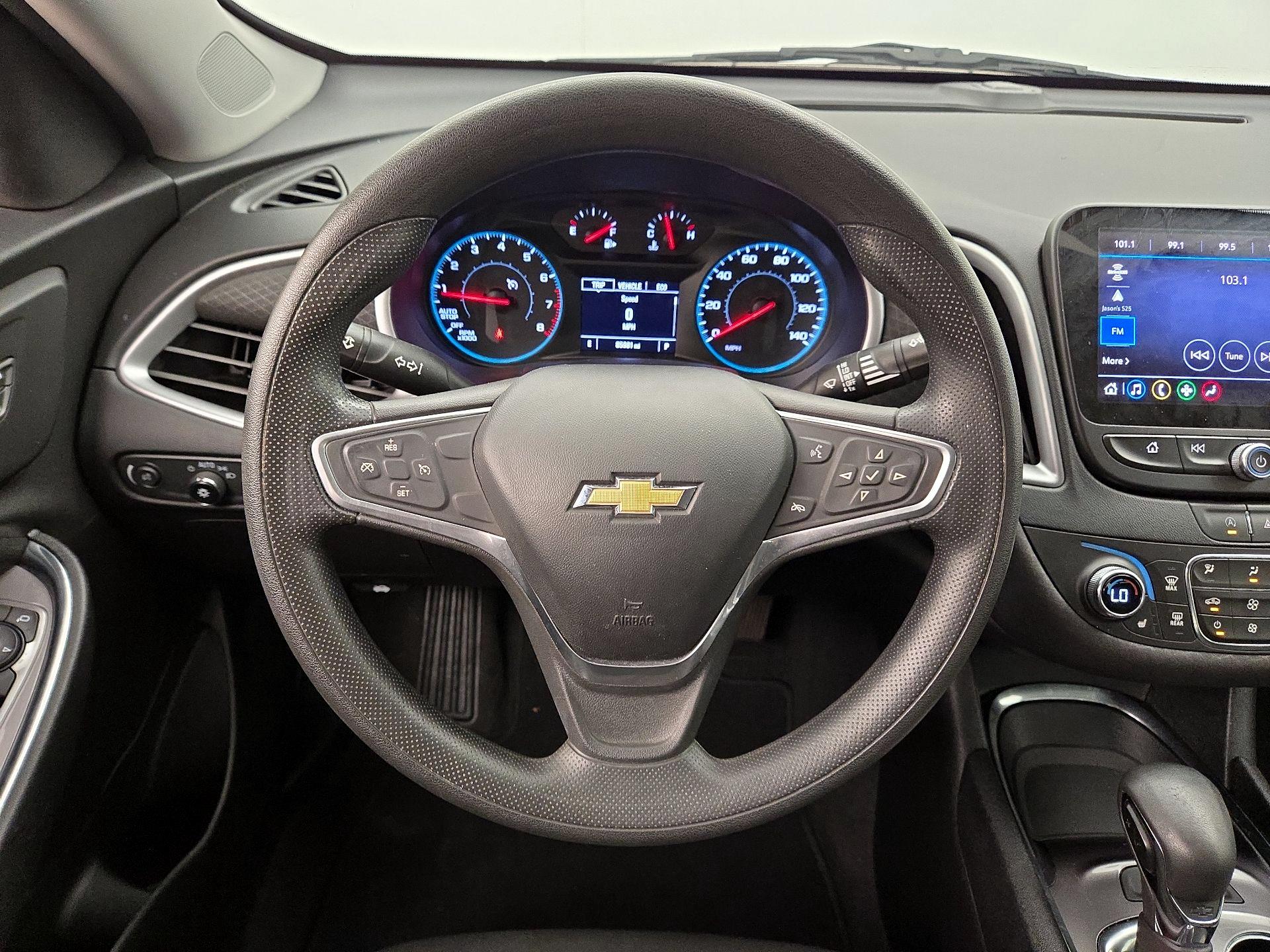 Thumbnail: 2022 Chevrolet Malibu - 10